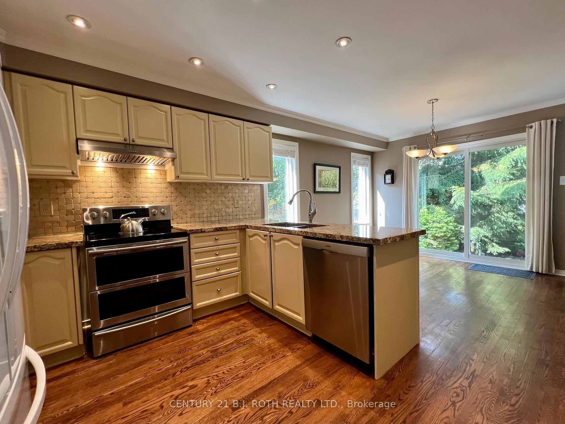 Photo 23 of 47 Looker Drive, Barrie, Holly — HOMEH