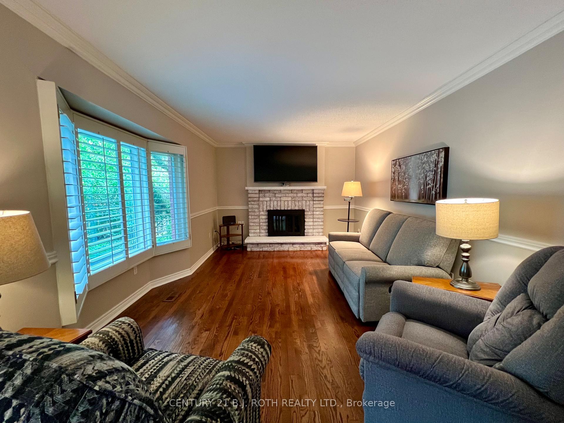 Photo 30 of 47 Looker Drive, Barrie, Holly — HOMEH