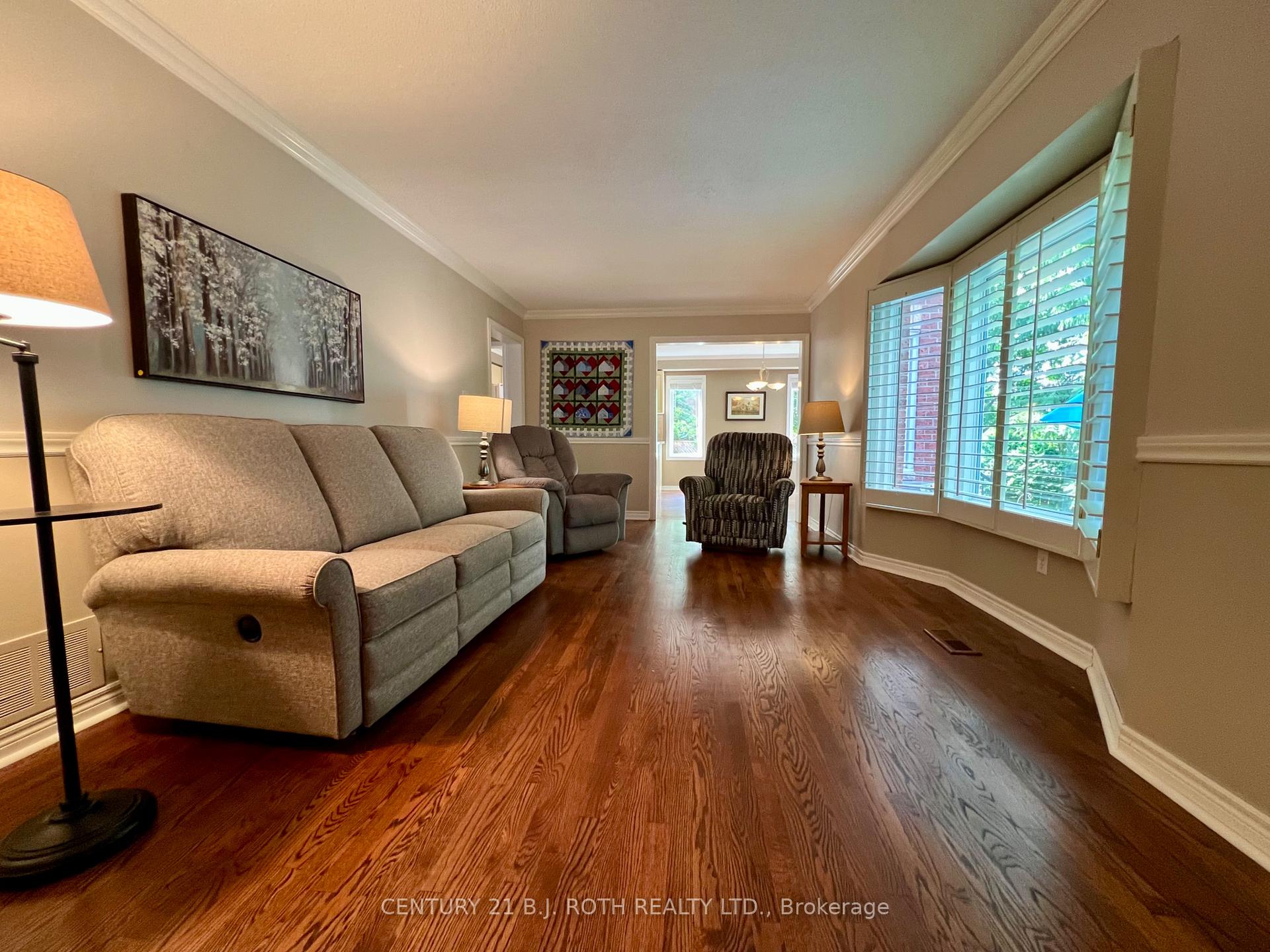 Photo 32 of 47 Looker Drive, Barrie, Holly — HOMEH