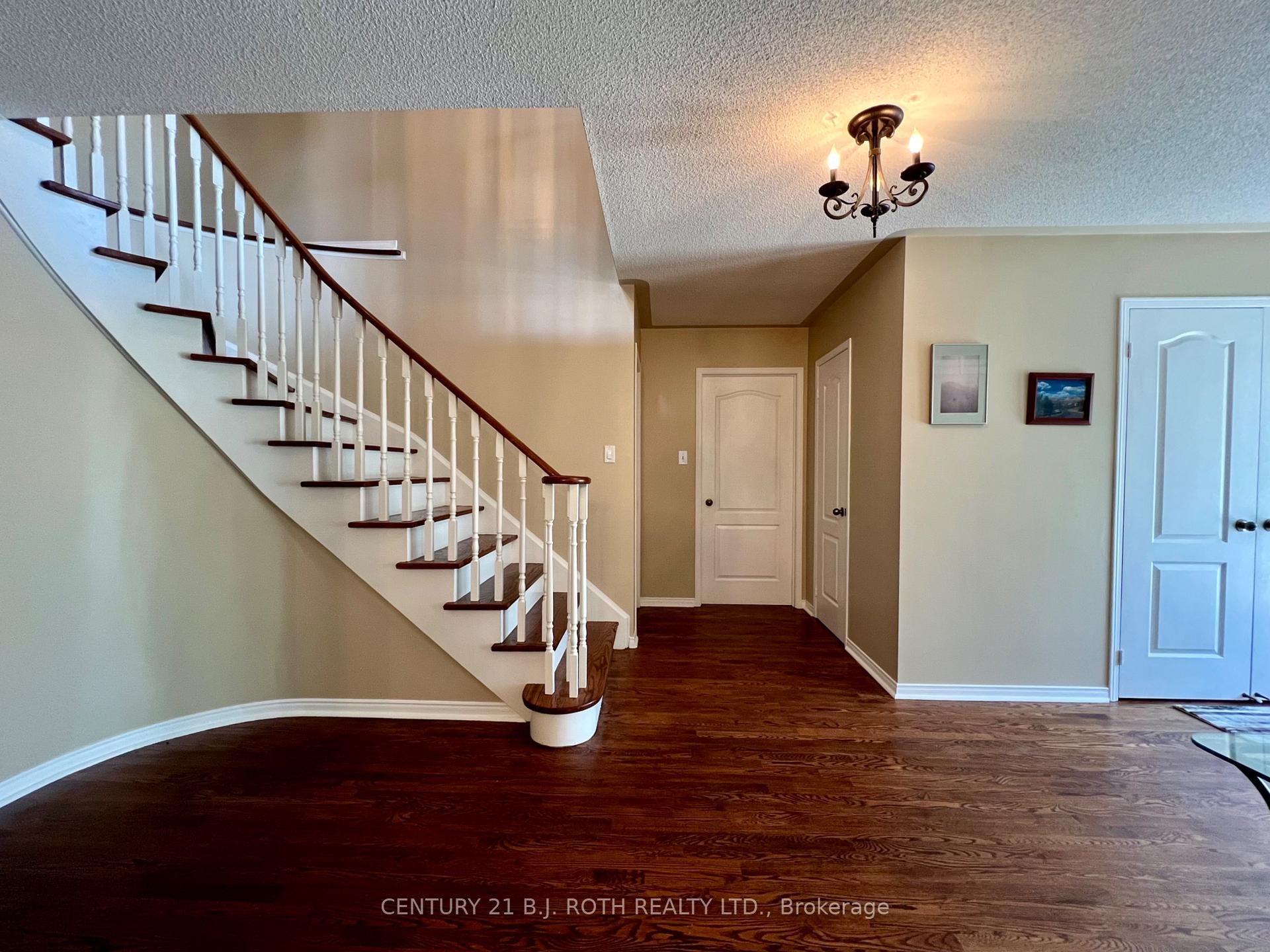Photo 35 of 47 Looker Drive, Barrie, Holly — HOMEH