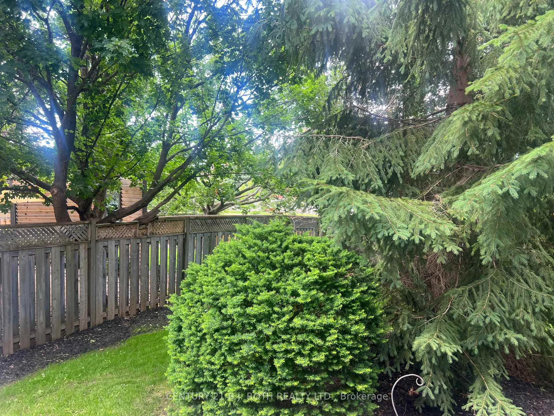 Photo 8 of 47 Looker Drive, Barrie, Holly — HOMEH