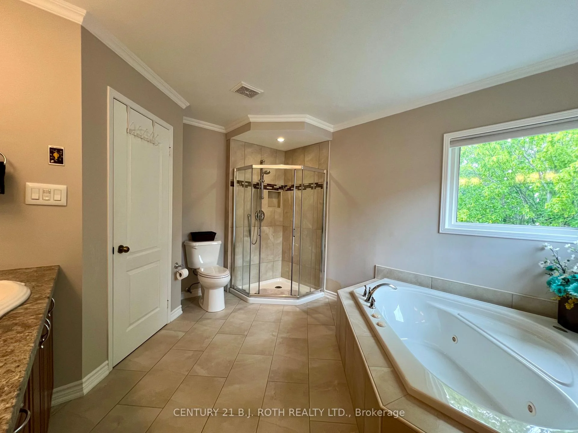 Photo 31 of 47 Looker Drive, Barrie, Holly — HOMEH