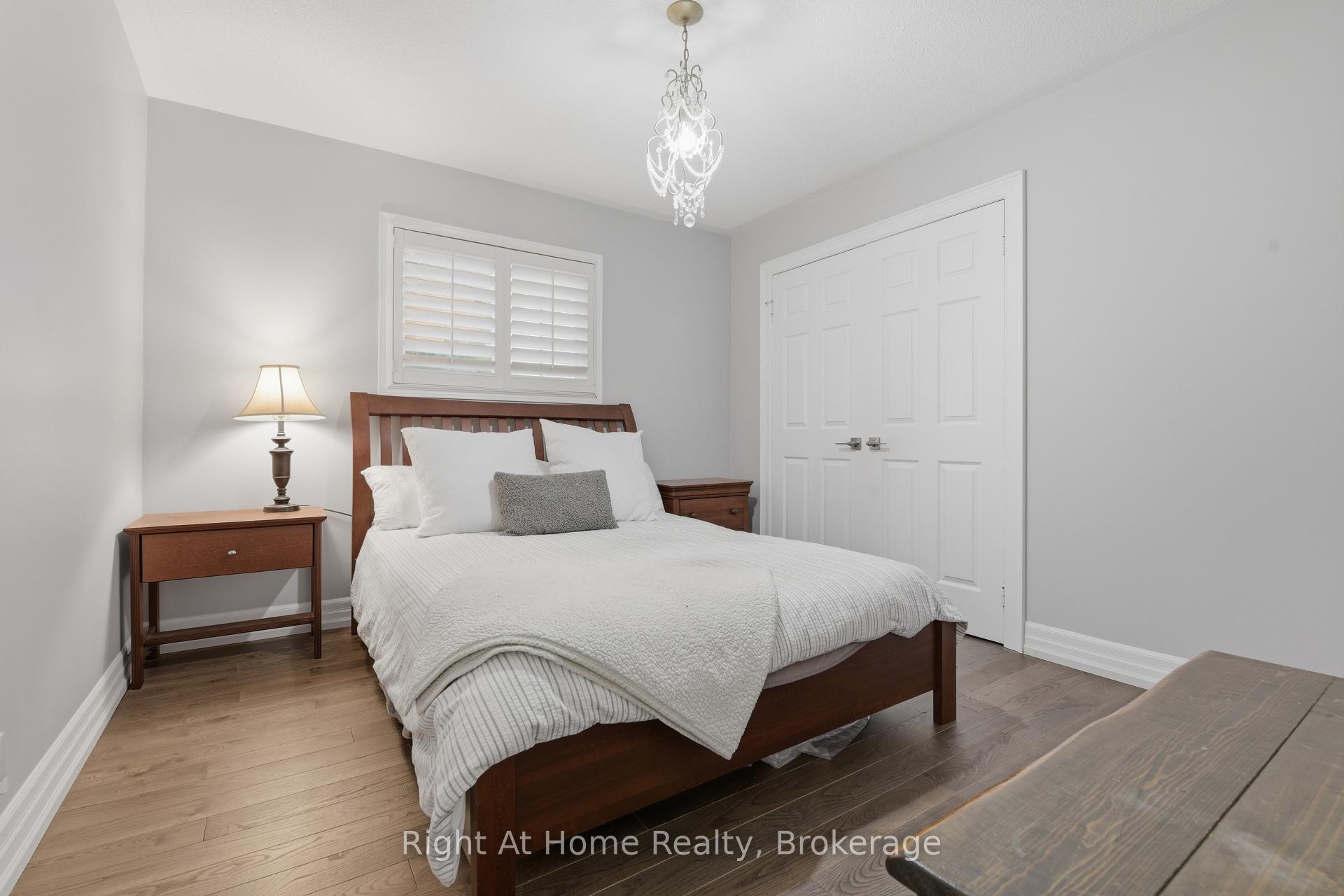 Photo 18 of 57 Lauchlin Crescent, Halton Hills, Georgetown — HOMEH
