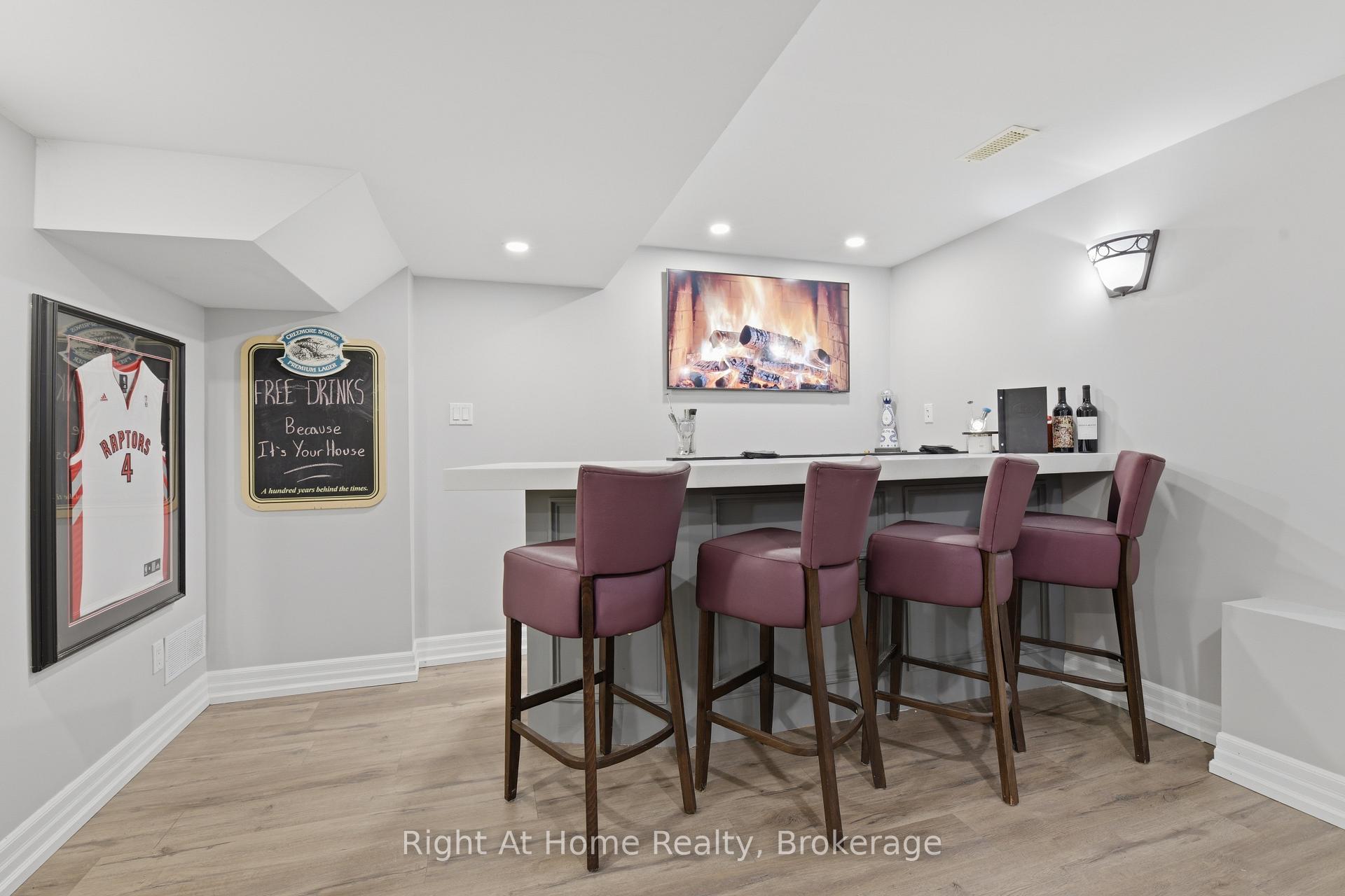 Photo 35 of 57 Lauchlin Crescent, Halton Hills, Georgetown — HOMEH