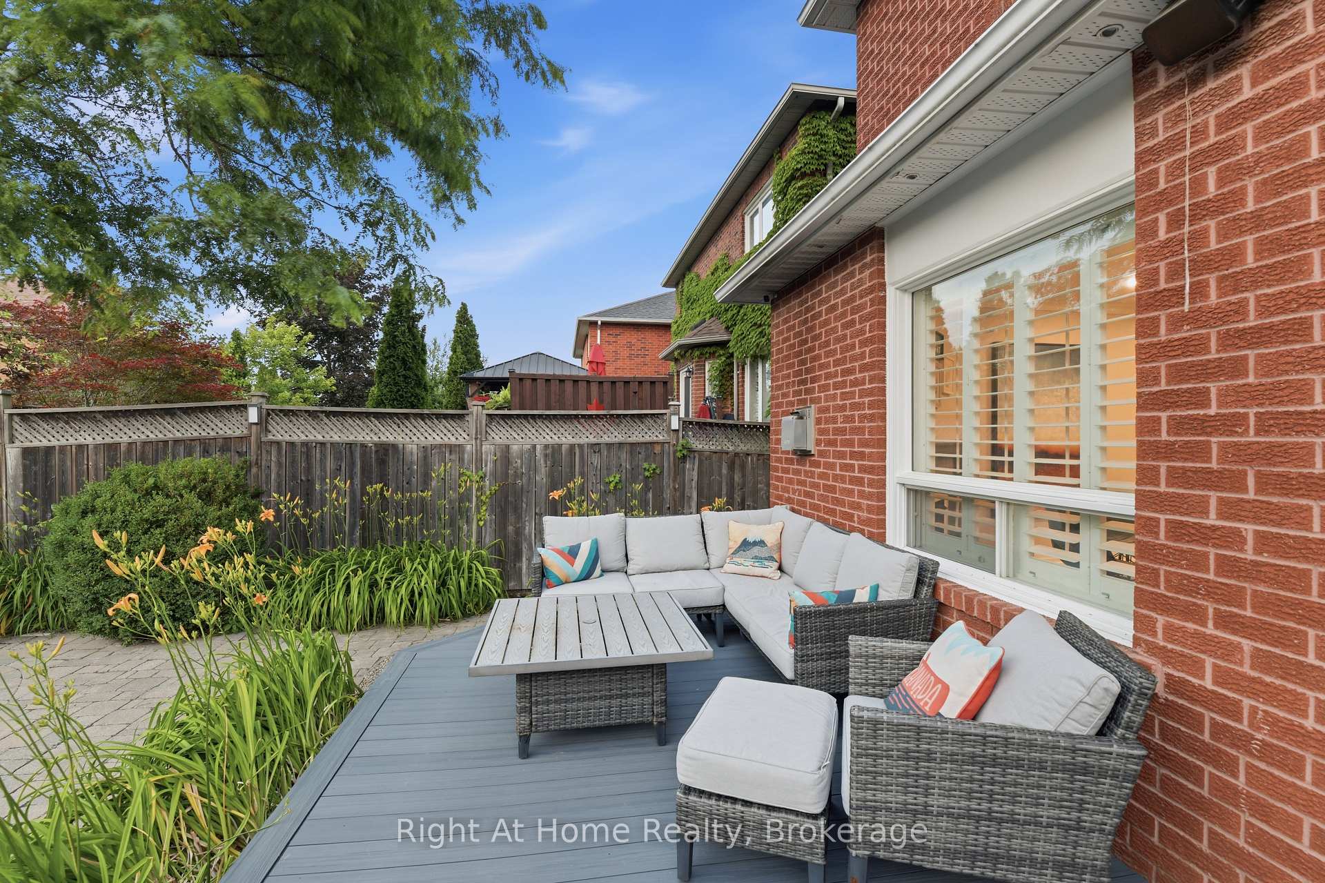 Photo 42 of 57 Lauchlin Crescent, Halton Hills, Georgetown — HOMEH