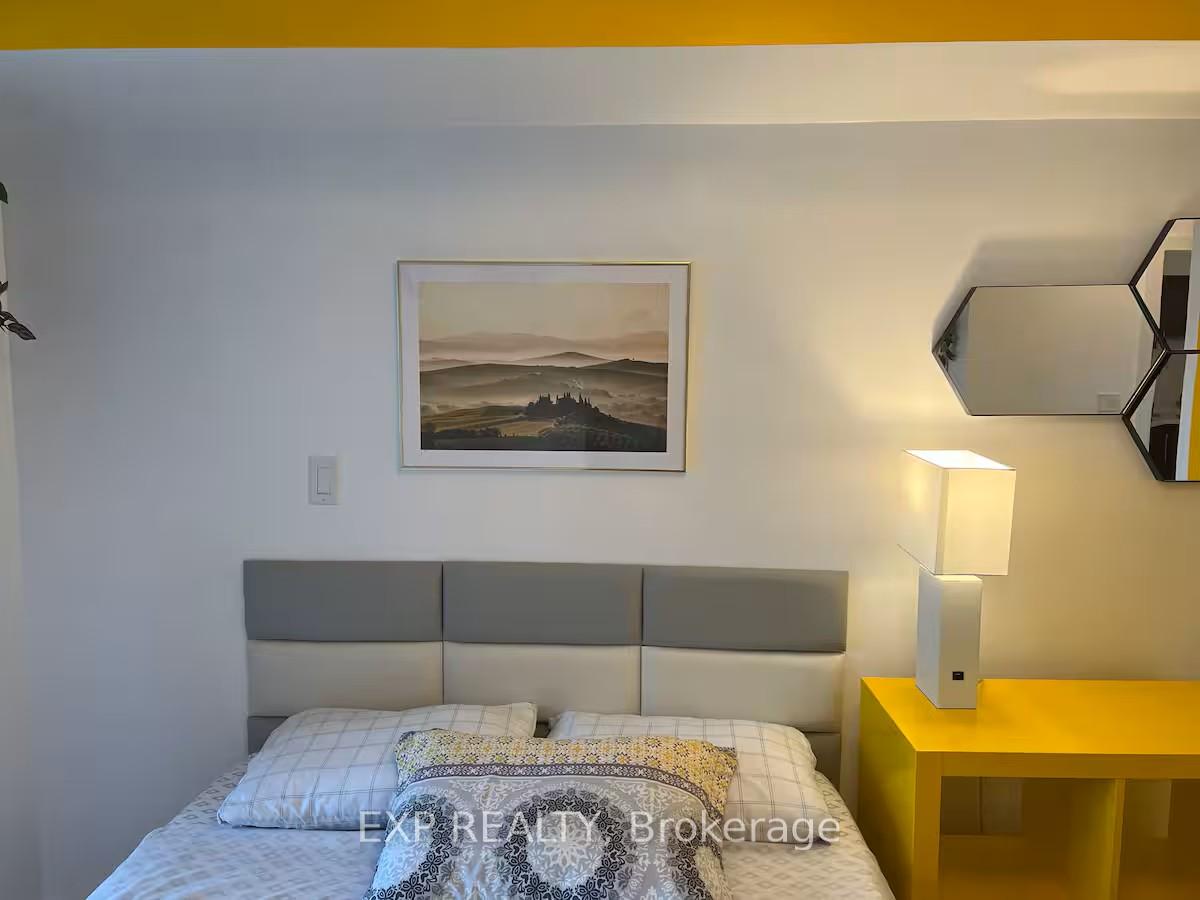 Photo 6 of Unit 814, 20 Blue Jays Way, Toronto, Waterfront Communities — HOMEH