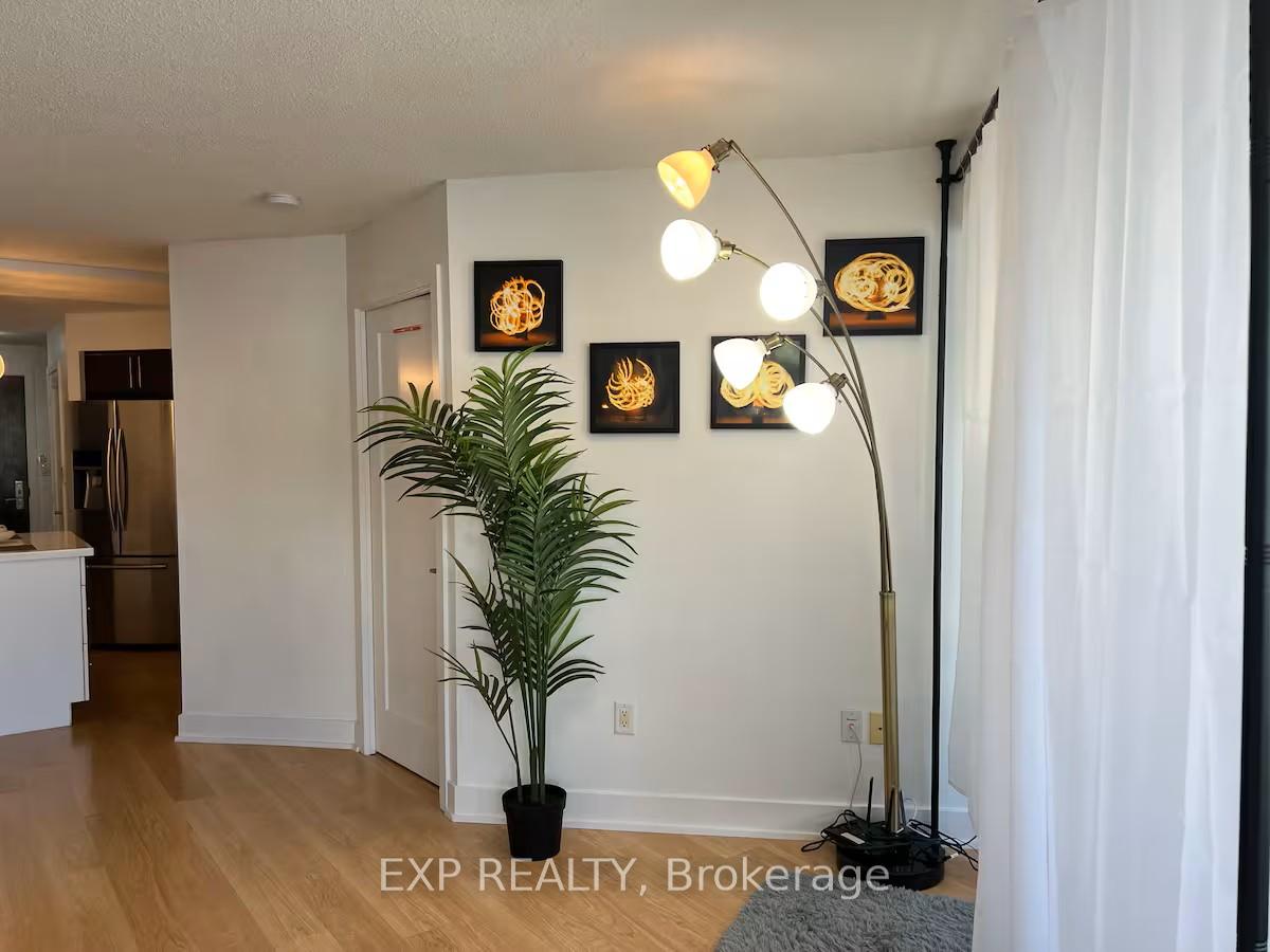 Photo 7 of Unit 814, 20 Blue Jays Way, Toronto, Waterfront Communities — HOMEH