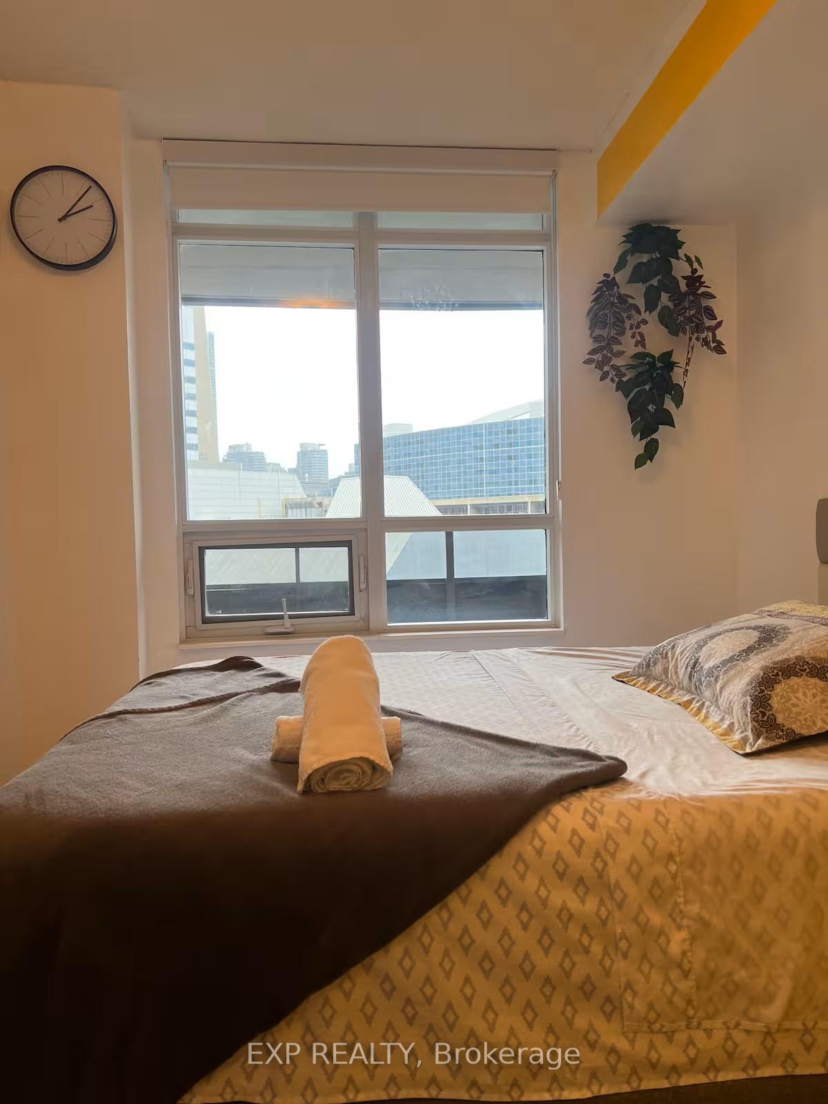 Photo 9 of Unit 814, 20 Blue Jays Way, Toronto, Waterfront Communities — HOMEH