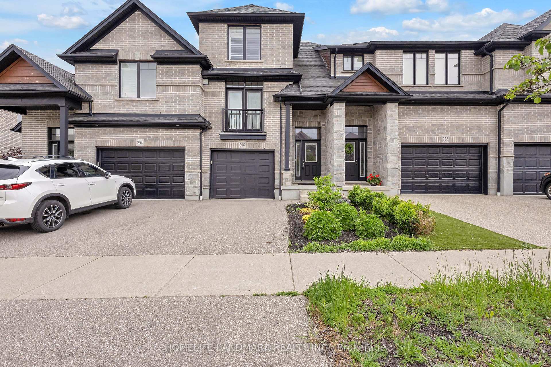 Photo 1 of 256 Falconridge Drive, Kitchener — HOMEH