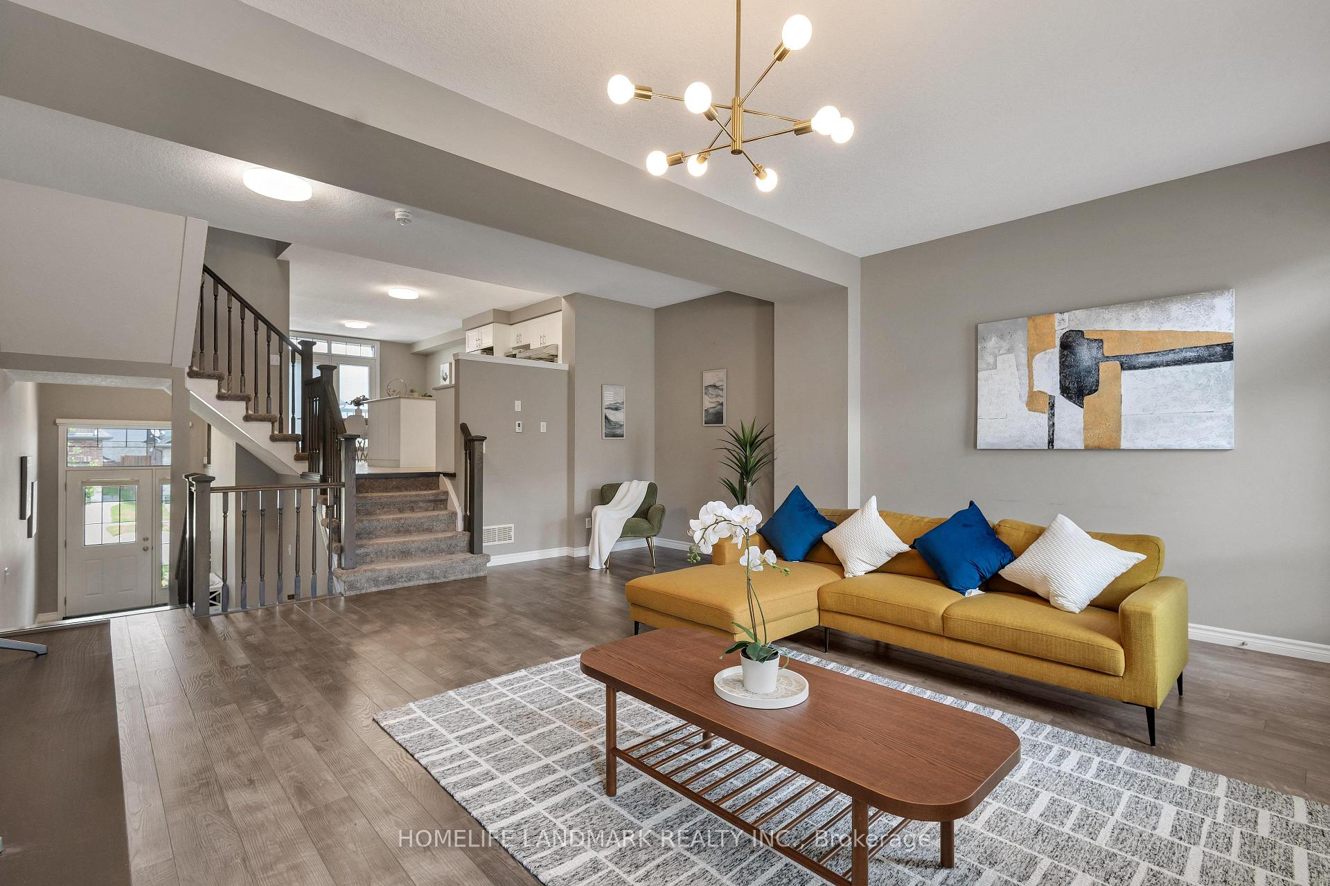 Photo 5 of 256 Falconridge Drive, Kitchener — HOMEH