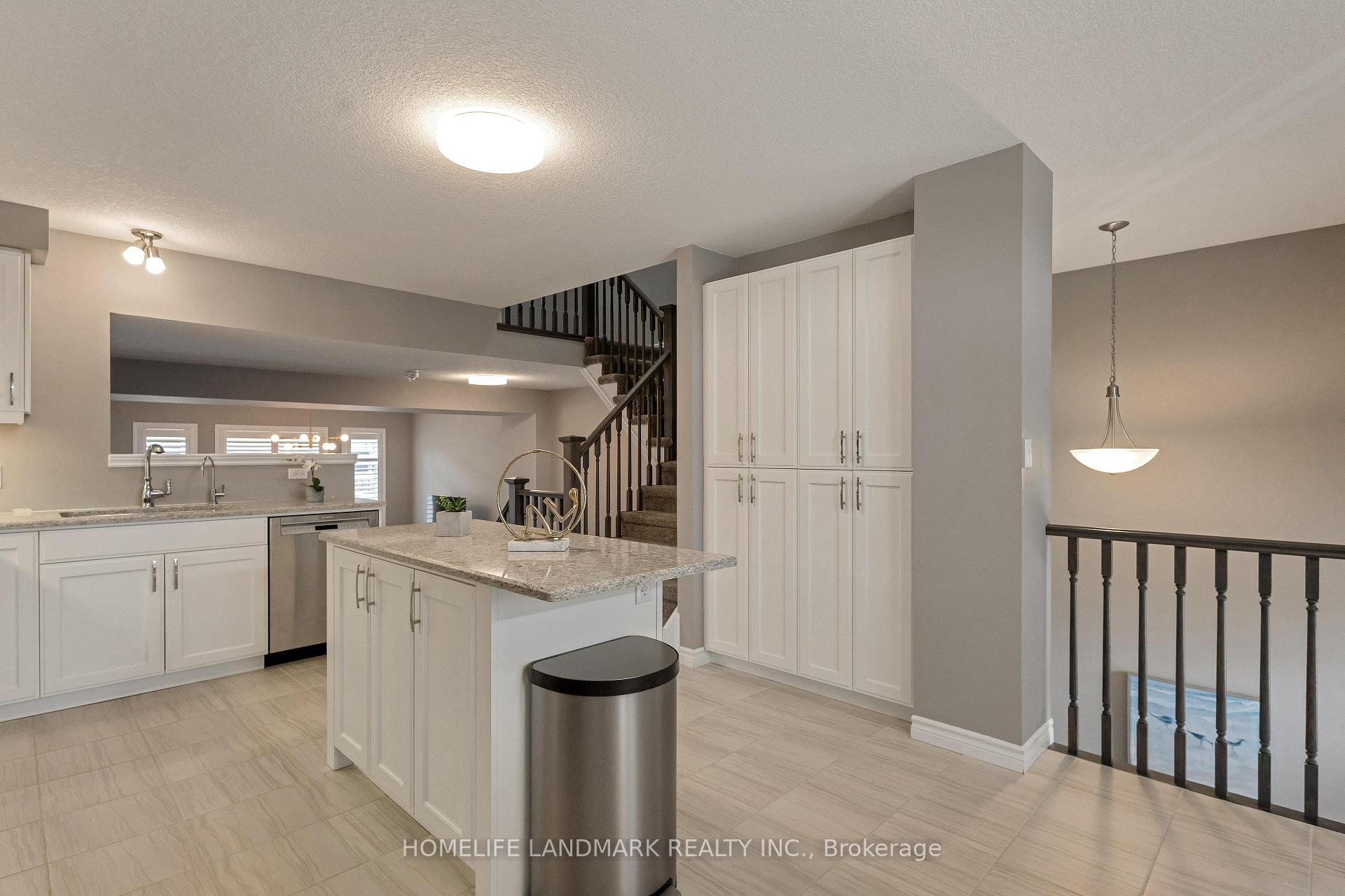 Photo 9 of 256 Falconridge Drive, Kitchener — HOMEH
