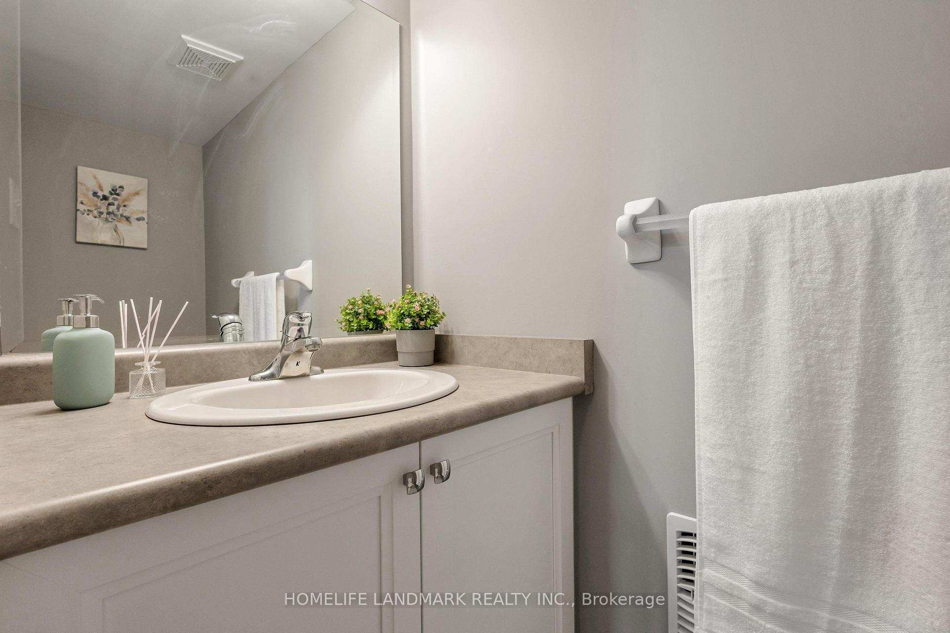 Photo 27 of 256 Falconridge Drive, Kitchener — HOMEH