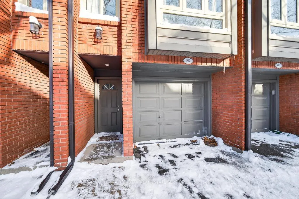 Photo 2 of Unit 702, 895 Maple Avenue, Burlington, Brant — HOMEH