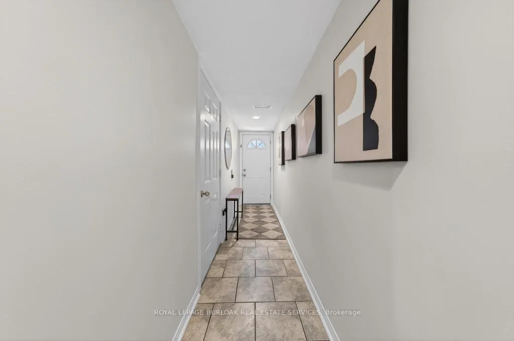 Photo 4 of Unit 702, 895 Maple Avenue, Burlington, Brant — HOMEH