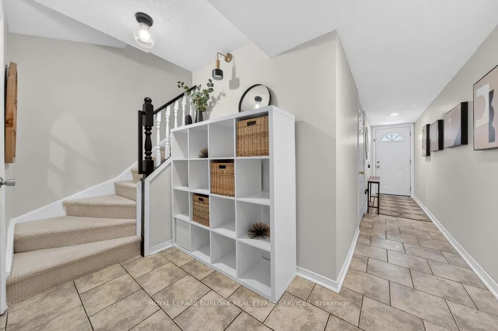 Photo 5 of Unit 702, 895 Maple Avenue, Burlington, Brant — HOMEH