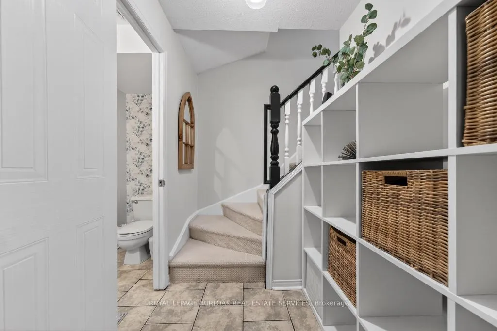 Photo 6 of Unit 702, 895 Maple Avenue, Burlington, Brant — HOMEH