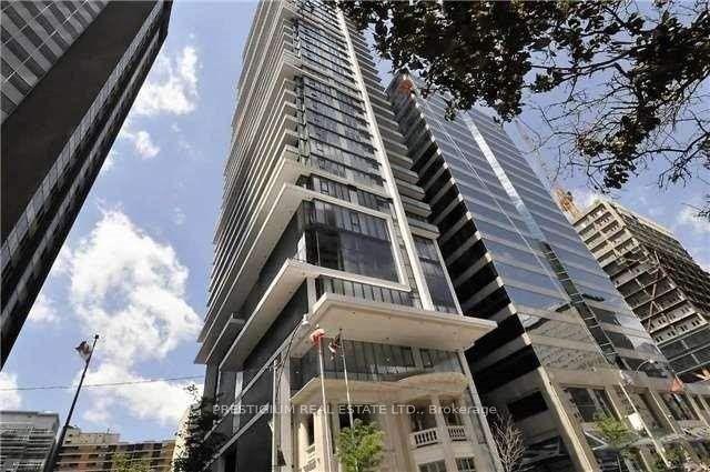 Front of Unit 1702, 426 University Avenue