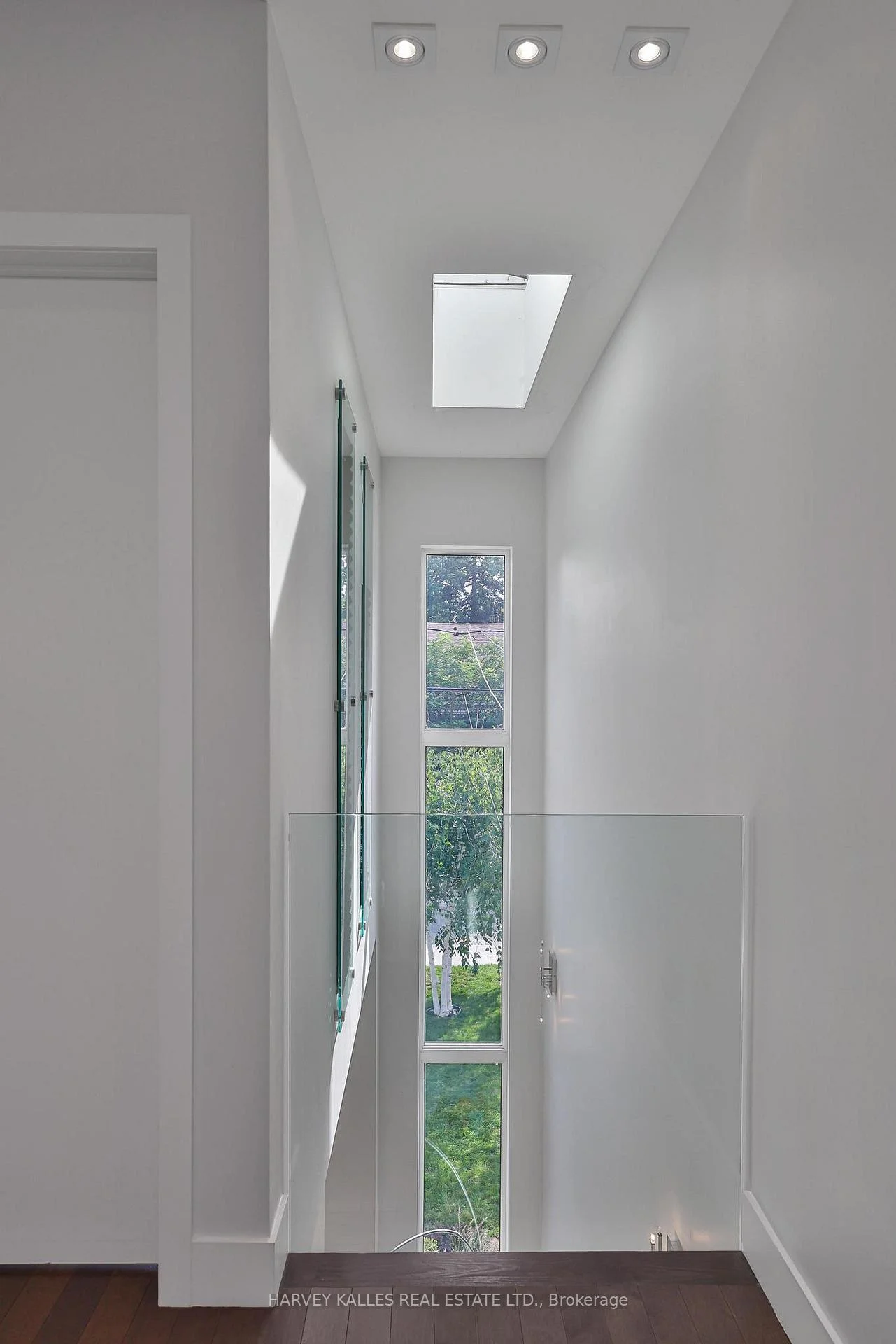 Photo 5 of 235 Cedarvale Avenue, Toronto, Woodbine-Lumsden — HOMEH