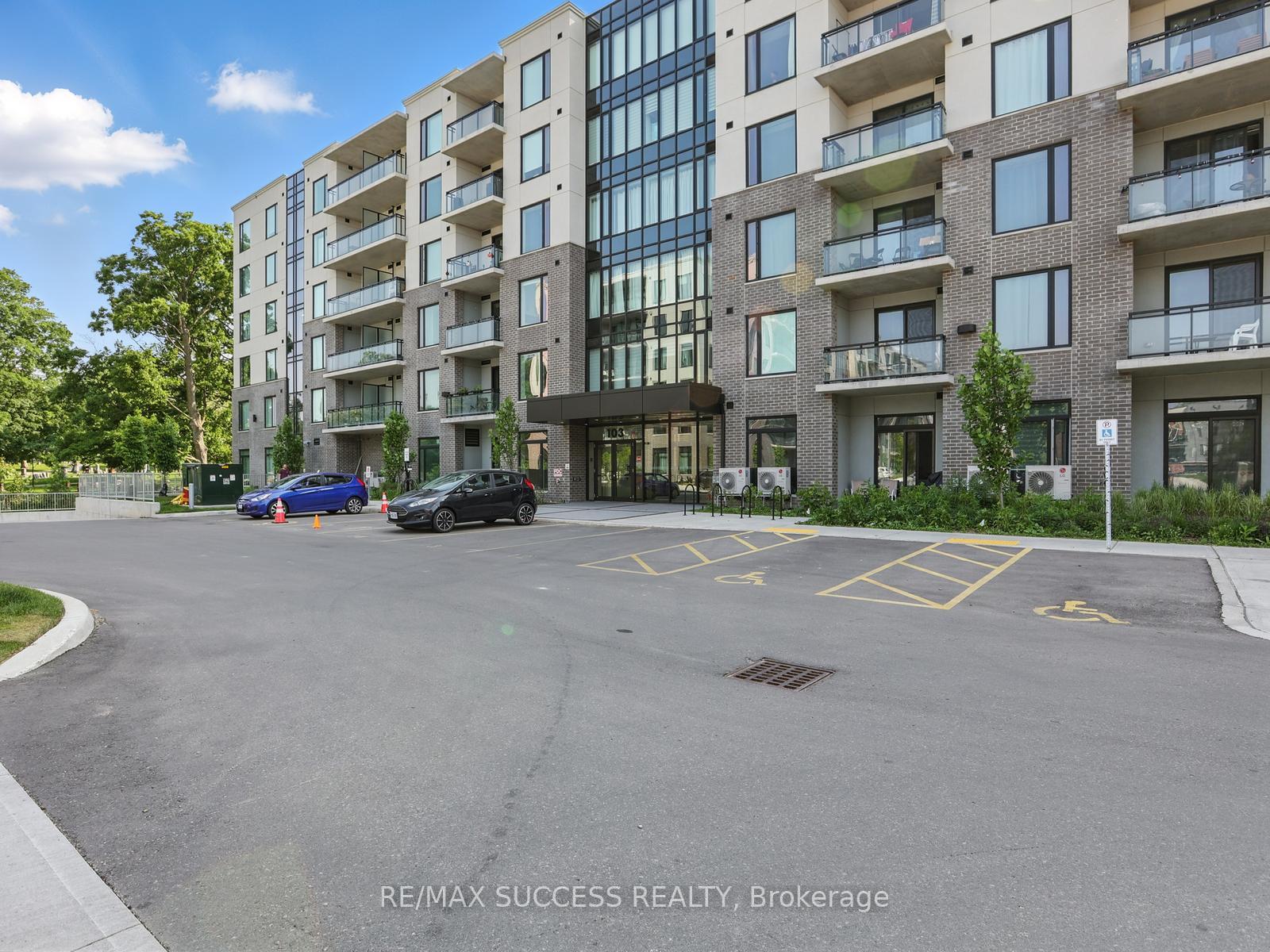 Photo 3 of Unit 411, 103 Roger Street, Waterloo, Uptown Waterloo/North Ward — HOMEH