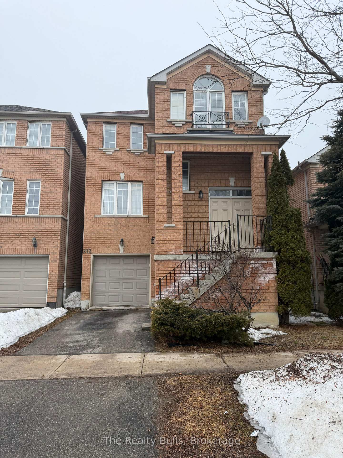 Photo 1 of 212 Yellowood Circle, Vaughan, Patterson — HOMEH