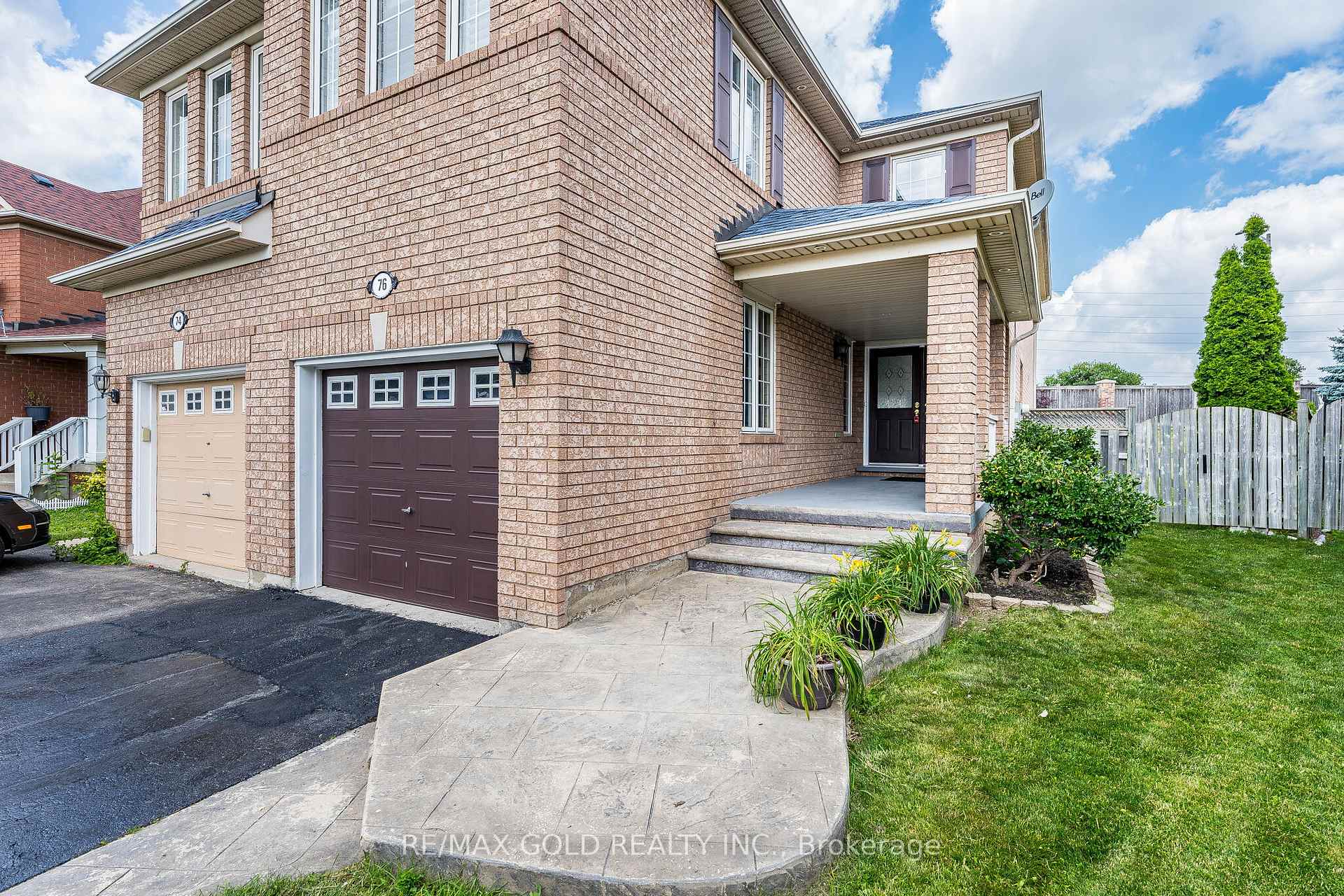 Photo 6 of 76 Secord Crescent, Brampton, Fletcher's Meadow — HOMEH