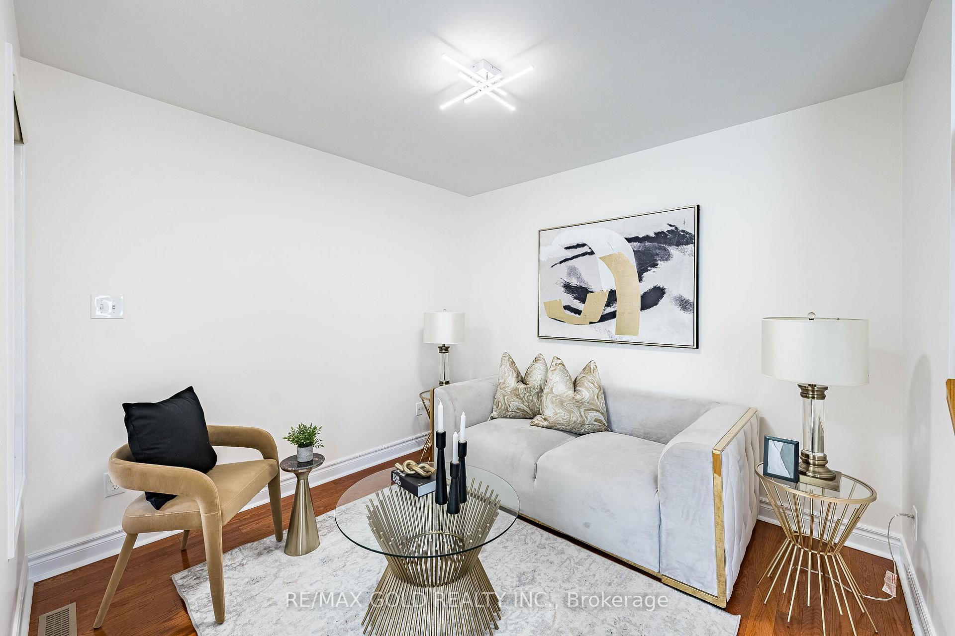 Photo 9 of 76 Secord Crescent, Brampton, Fletcher's Meadow — HOMEH