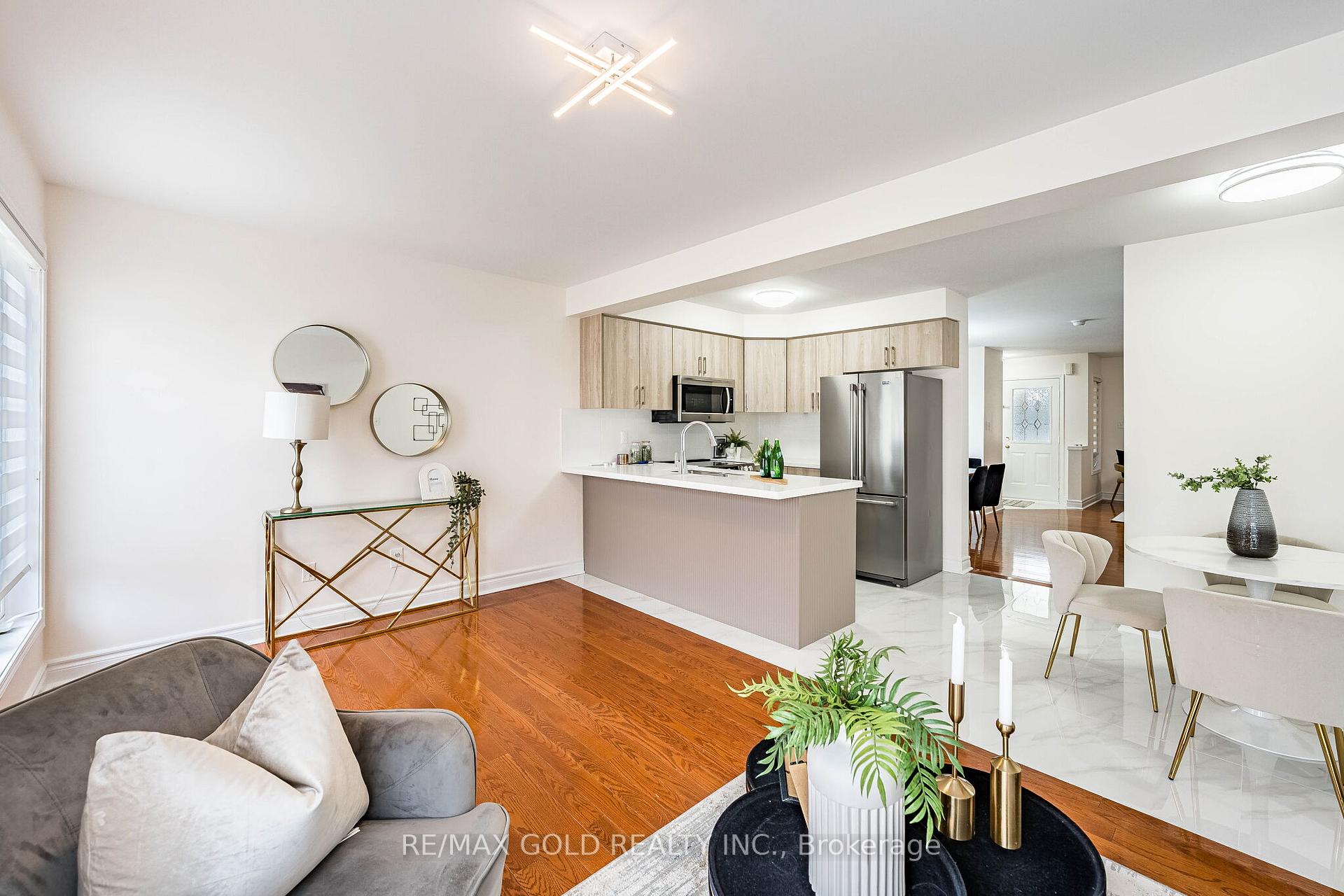 Photo 21 of 76 Secord Crescent, Brampton, Fletcher's Meadow — HOMEH