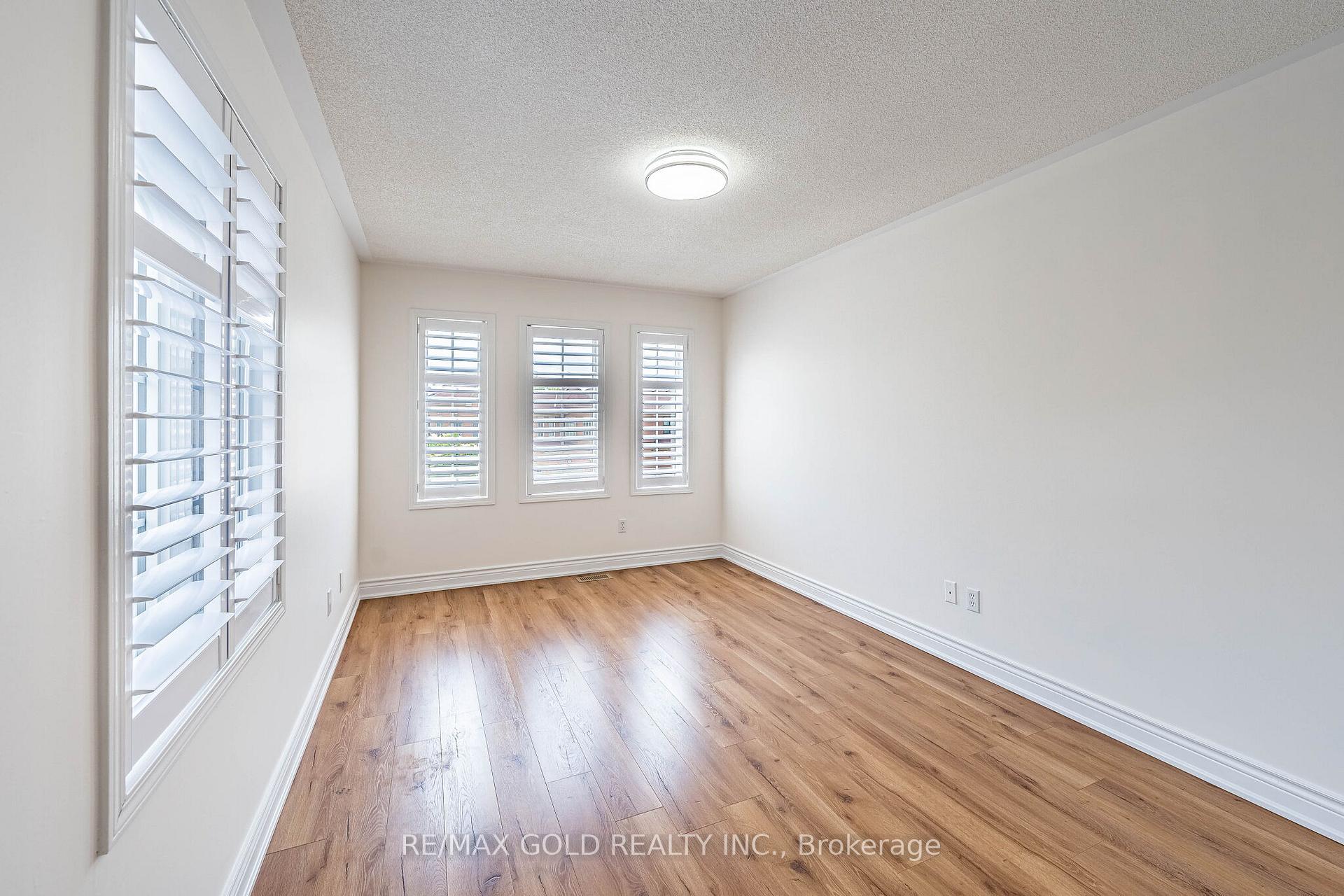 Photo 27 of 76 Secord Crescent, Brampton, Fletcher's Meadow — HOMEH