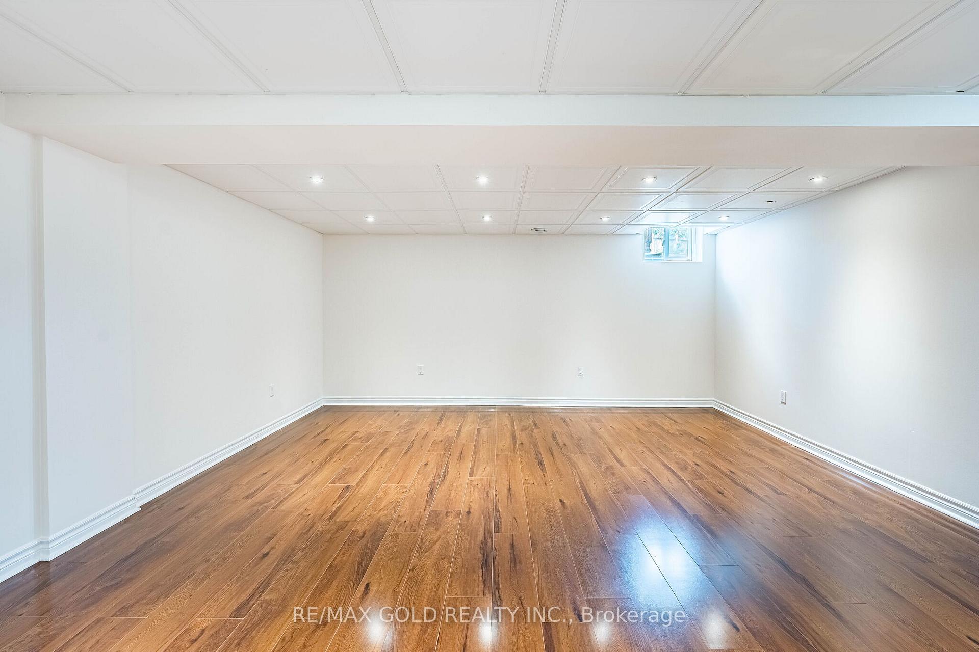 Photo 33 of 76 Secord Crescent, Brampton, Fletcher's Meadow — HOMEH