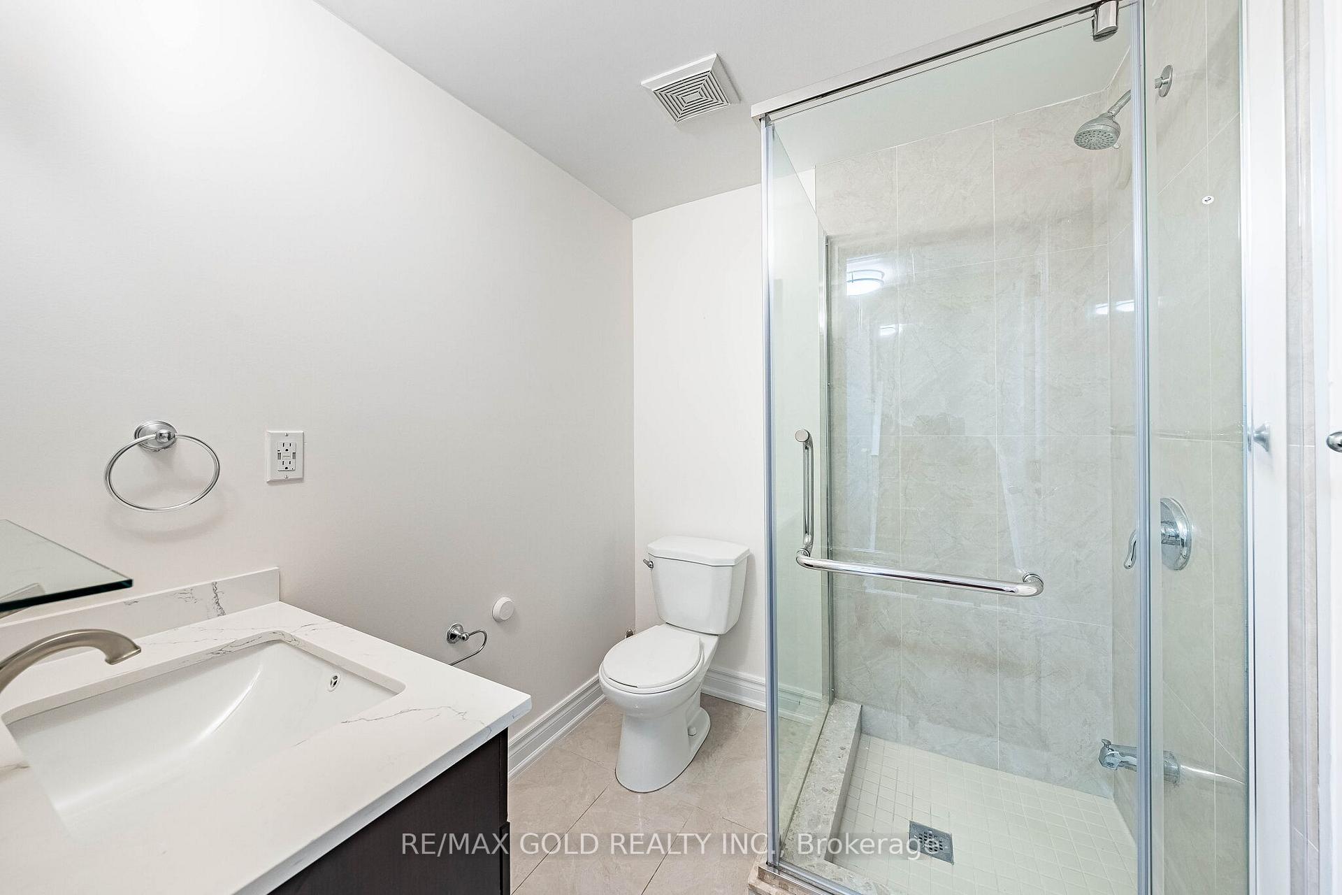Photo 36 of 76 Secord Crescent, Brampton, Fletcher's Meadow — HOMEH