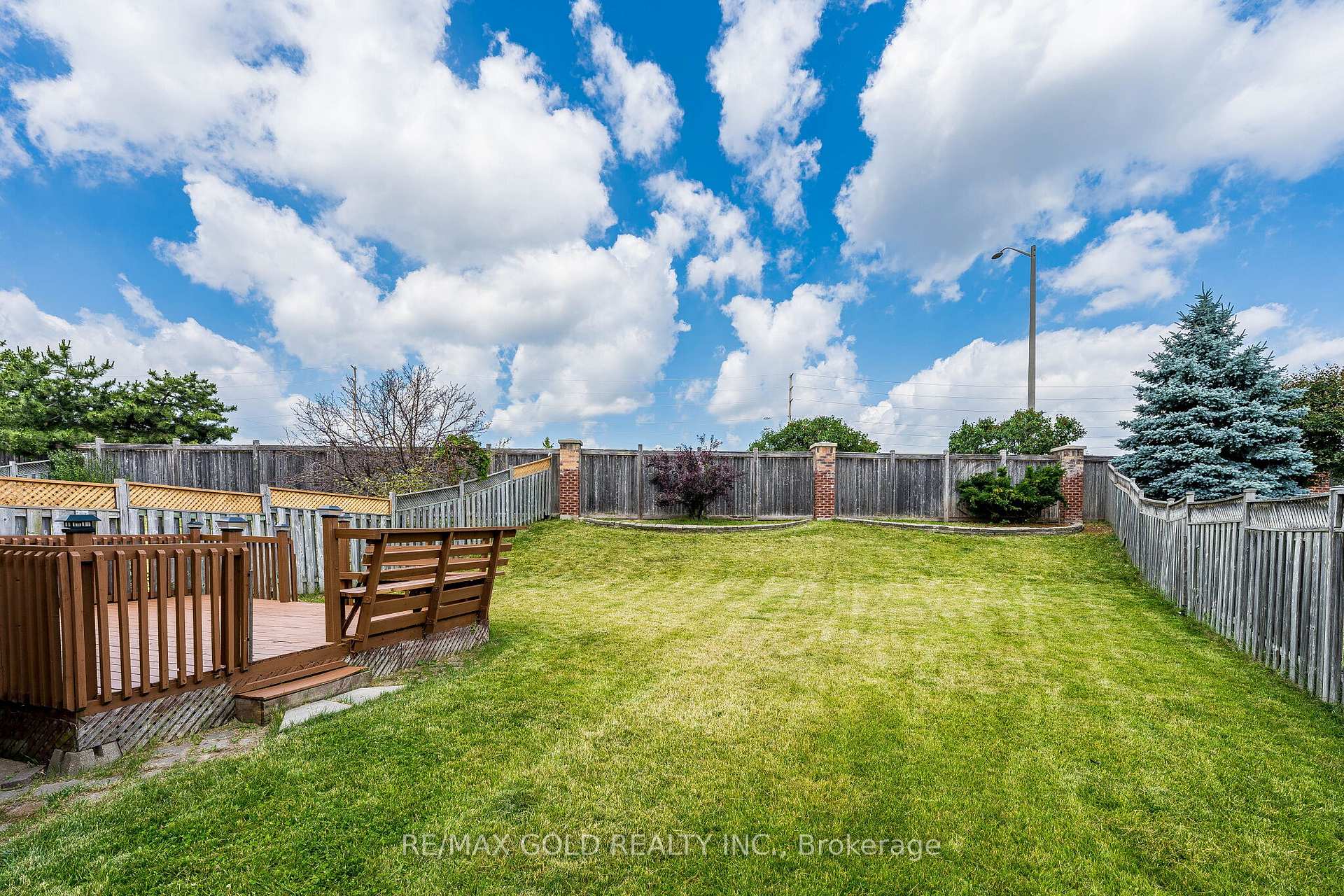 Photo 37 of 76 Secord Crescent, Brampton, Fletcher's Meadow — HOMEH