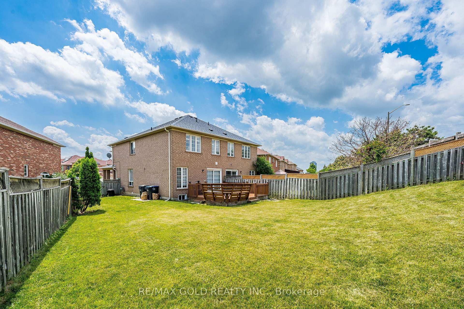 Photo 38 of 76 Secord Crescent, Brampton, Fletcher's Meadow — HOMEH