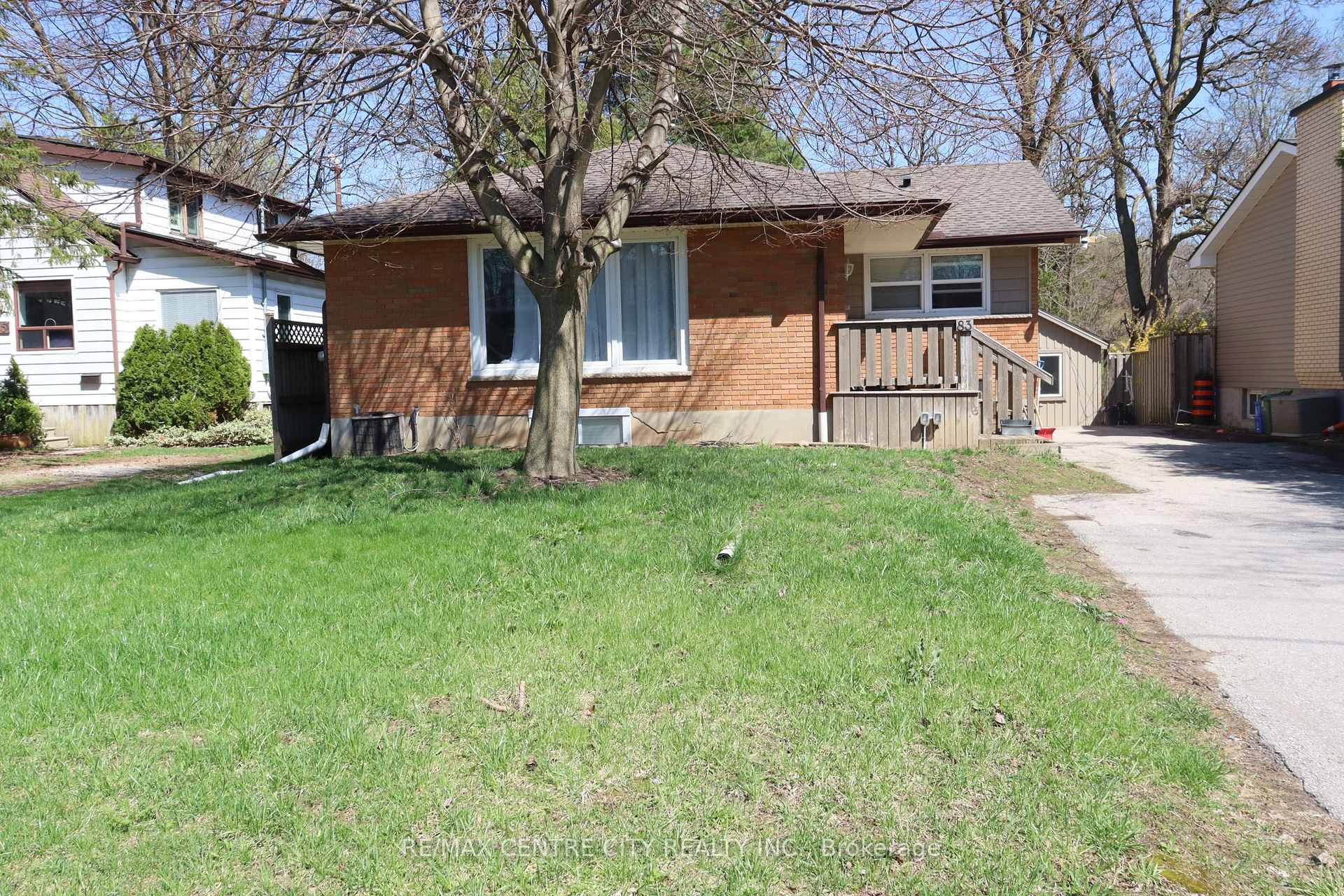 Photo 13 of 83 Britannia Avenue, London, North N — HOMEH