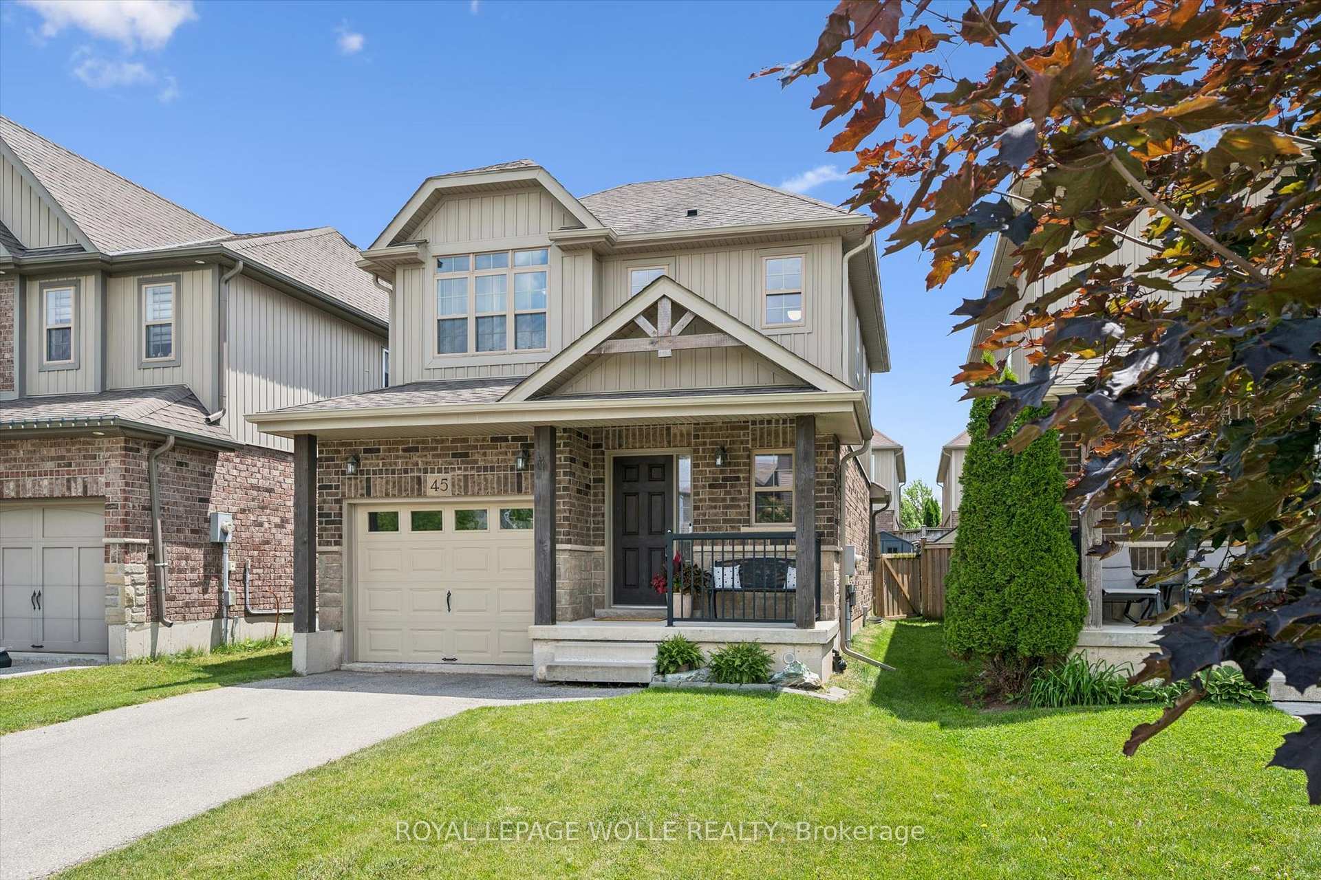 Photo 1 of 45 Captain Mccallum Drive, Wilmot, New Hamburg — HOMEH