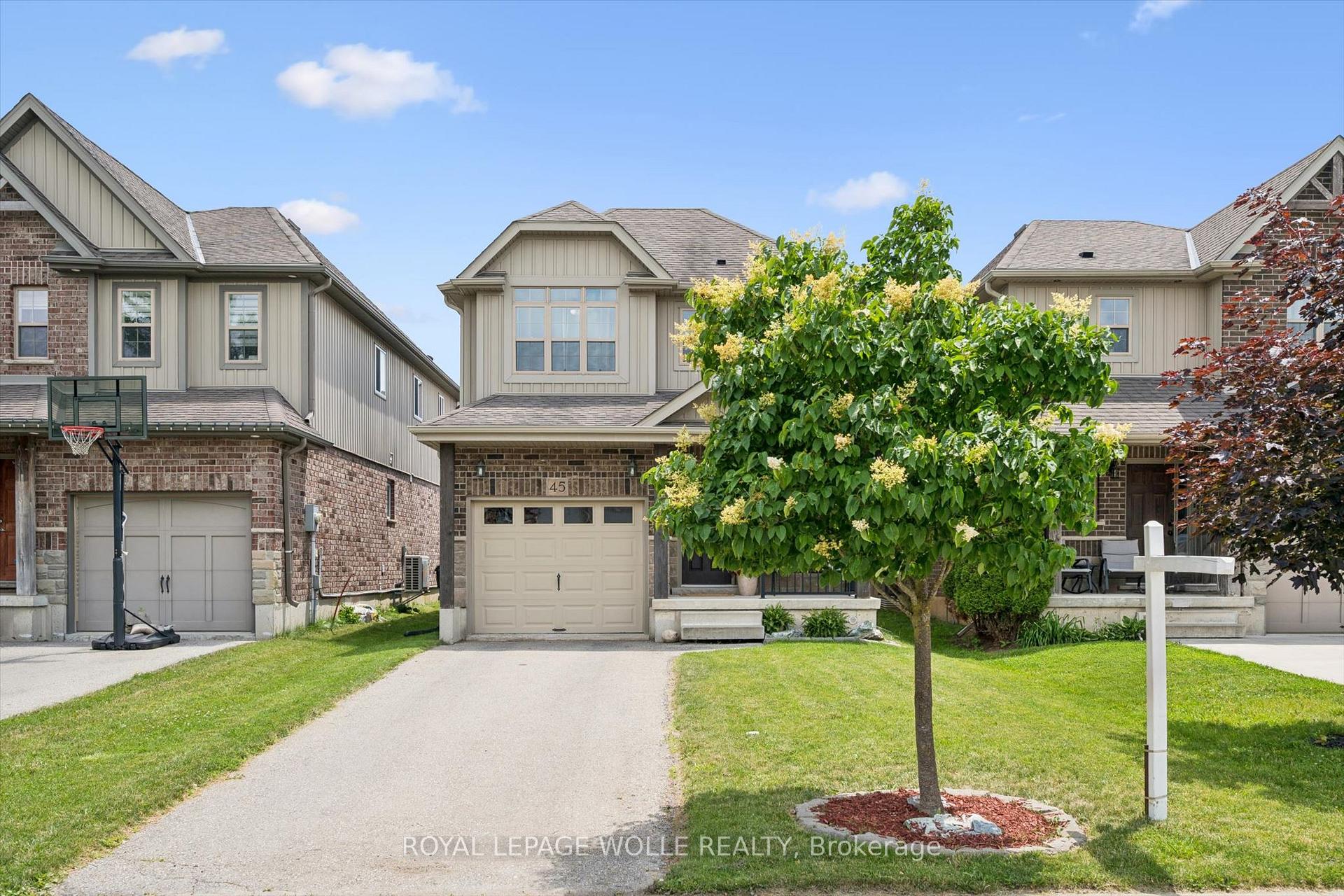 Photo 3 of 45 Captain Mccallum Drive, Wilmot, New Hamburg — HOMEH