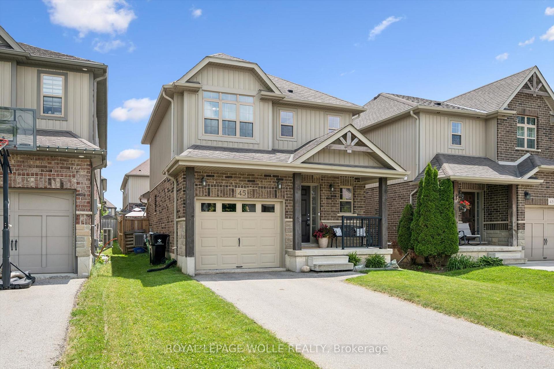 Photo 5 of 45 Captain Mccallum Drive, Wilmot, New Hamburg — HOMEH