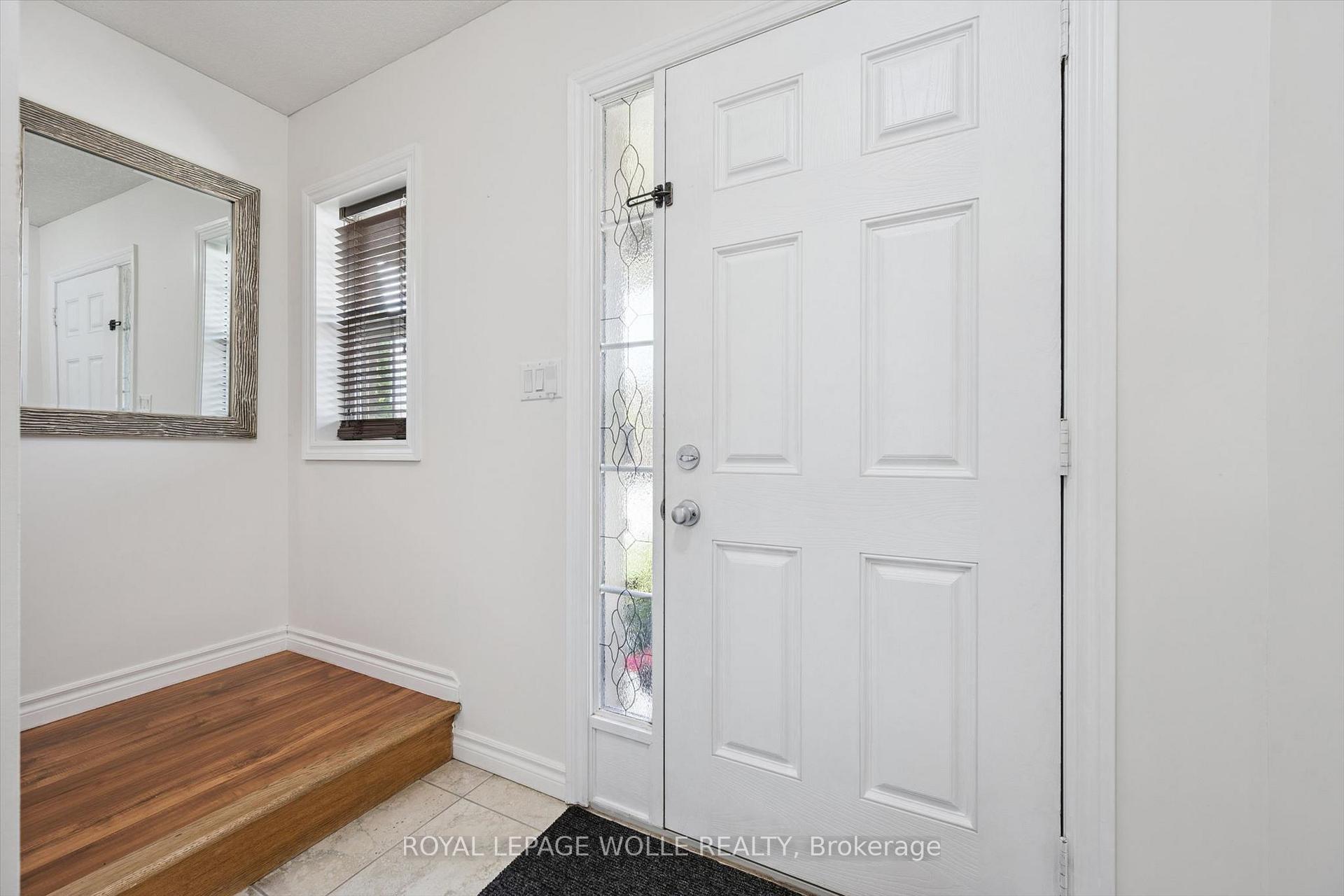 Photo 8 of 45 Captain Mccallum Drive, Wilmot, New Hamburg — HOMEH
