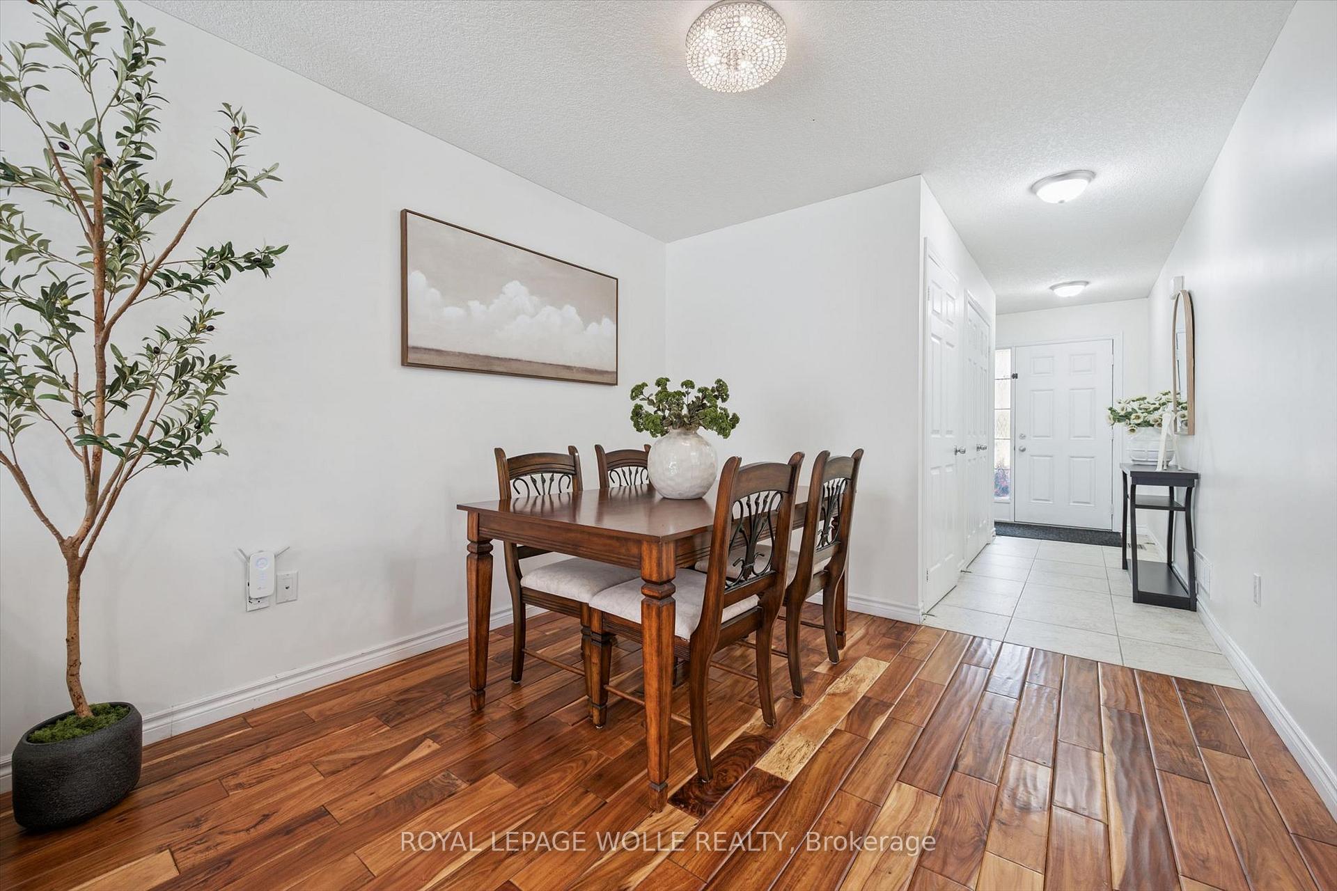 Photo 11 of 45 Captain Mccallum Drive, Wilmot, New Hamburg — HOMEH