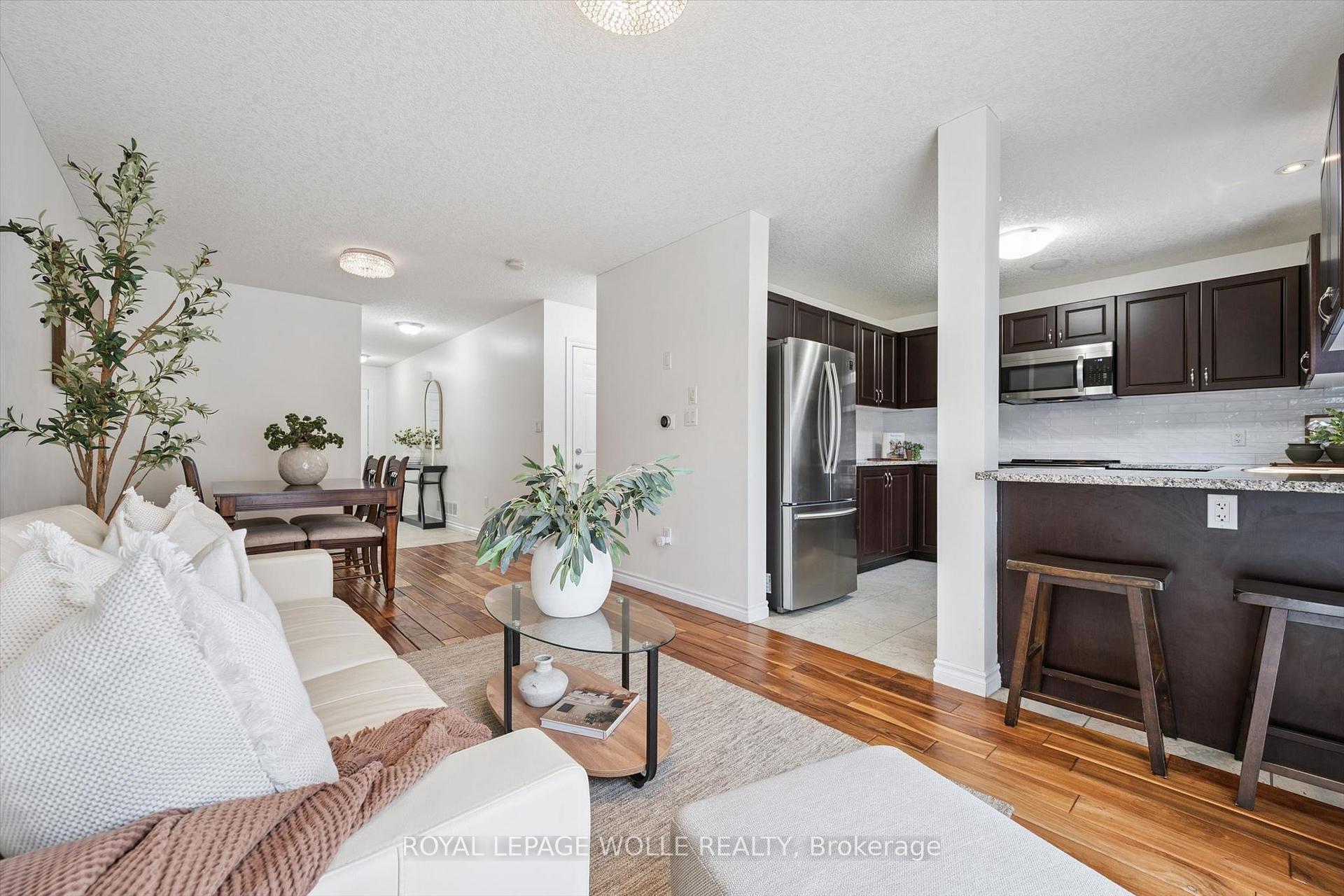 Photo 14 of 45 Captain Mccallum Drive, Wilmot, New Hamburg — HOMEH