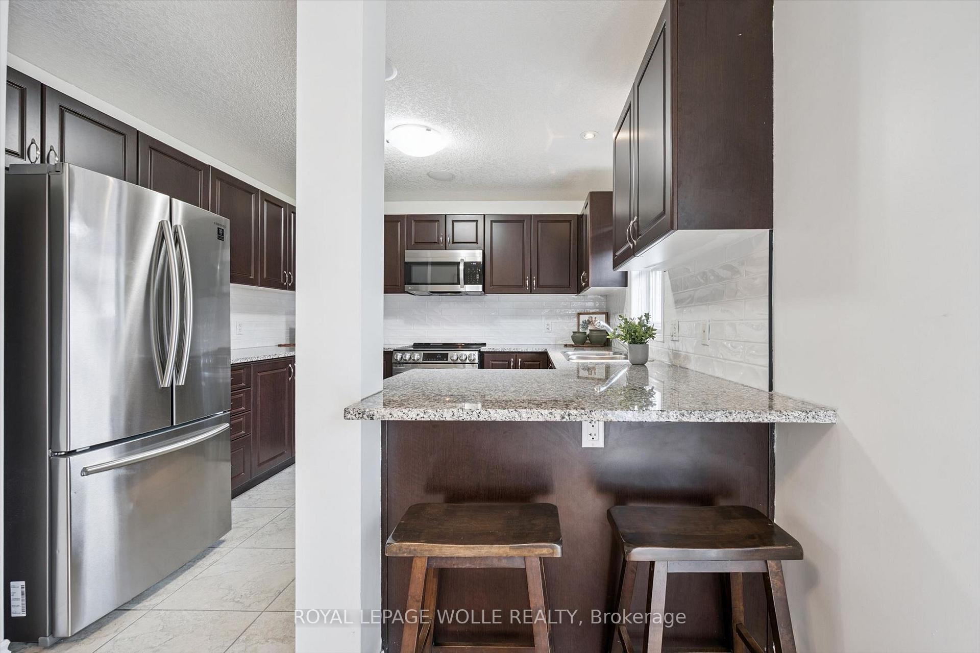 Photo 16 of 45 Captain Mccallum Drive, Wilmot, New Hamburg — HOMEH