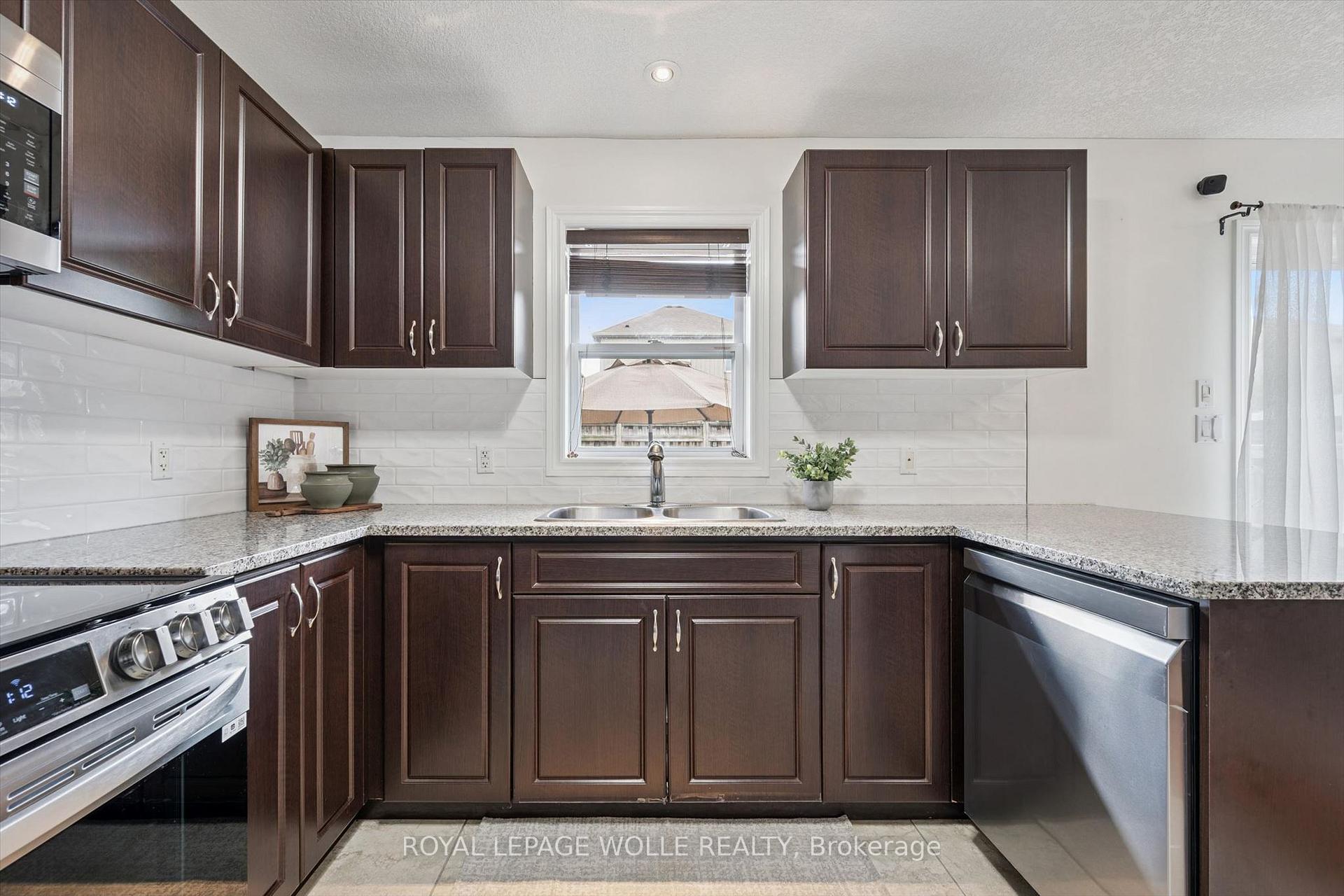 Photo 18 of 45 Captain Mccallum Drive, Wilmot, New Hamburg — HOMEH