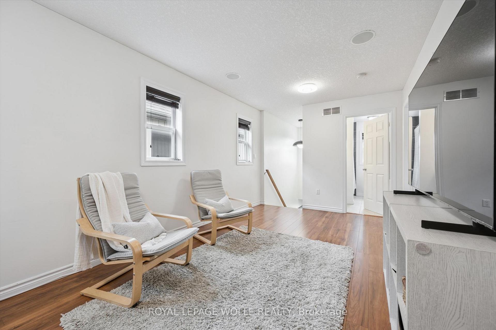 Photo 23 of 45 Captain Mccallum Drive, Wilmot, New Hamburg — HOMEH