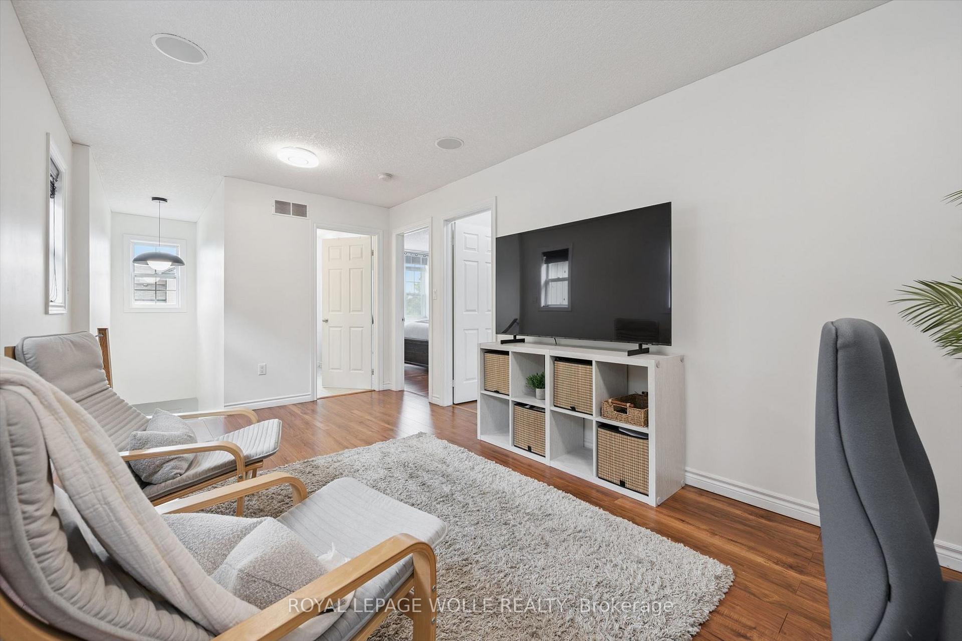 Photo 24 of 45 Captain Mccallum Drive, Wilmot, New Hamburg — HOMEH