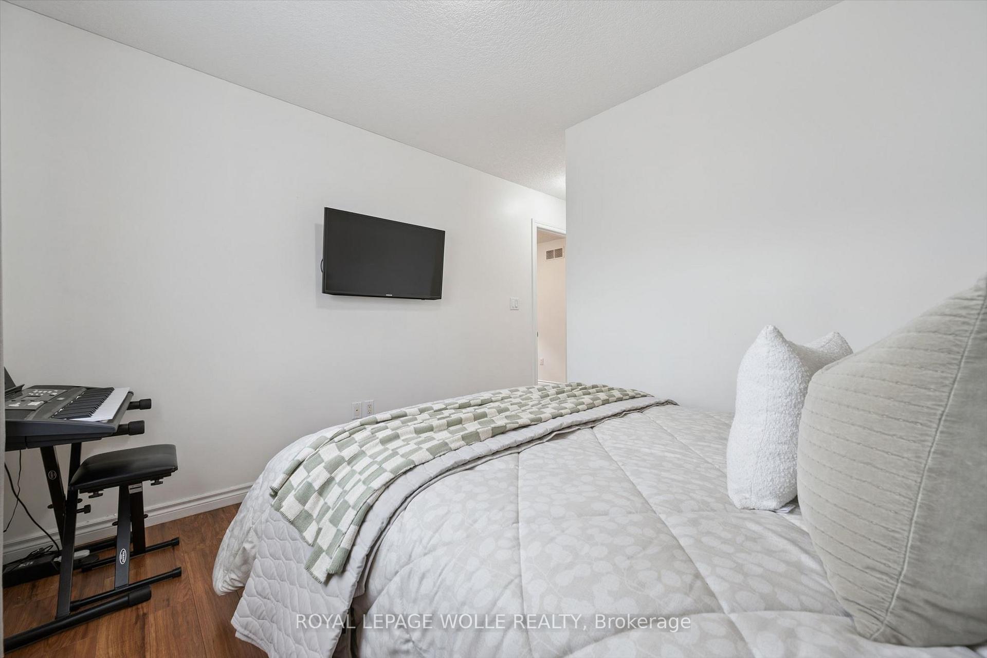 Photo 29 of 45 Captain Mccallum Drive, Wilmot, New Hamburg — HOMEH