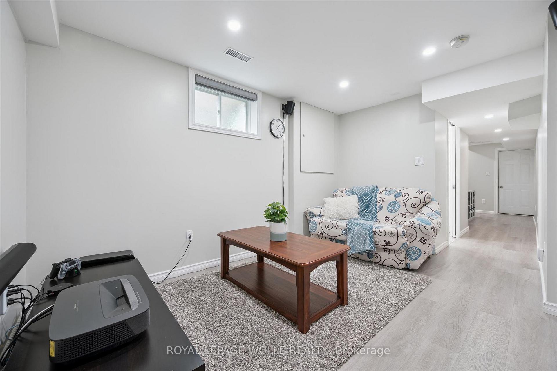 Photo 32 of 45 Captain Mccallum Drive, Wilmot, New Hamburg — HOMEH