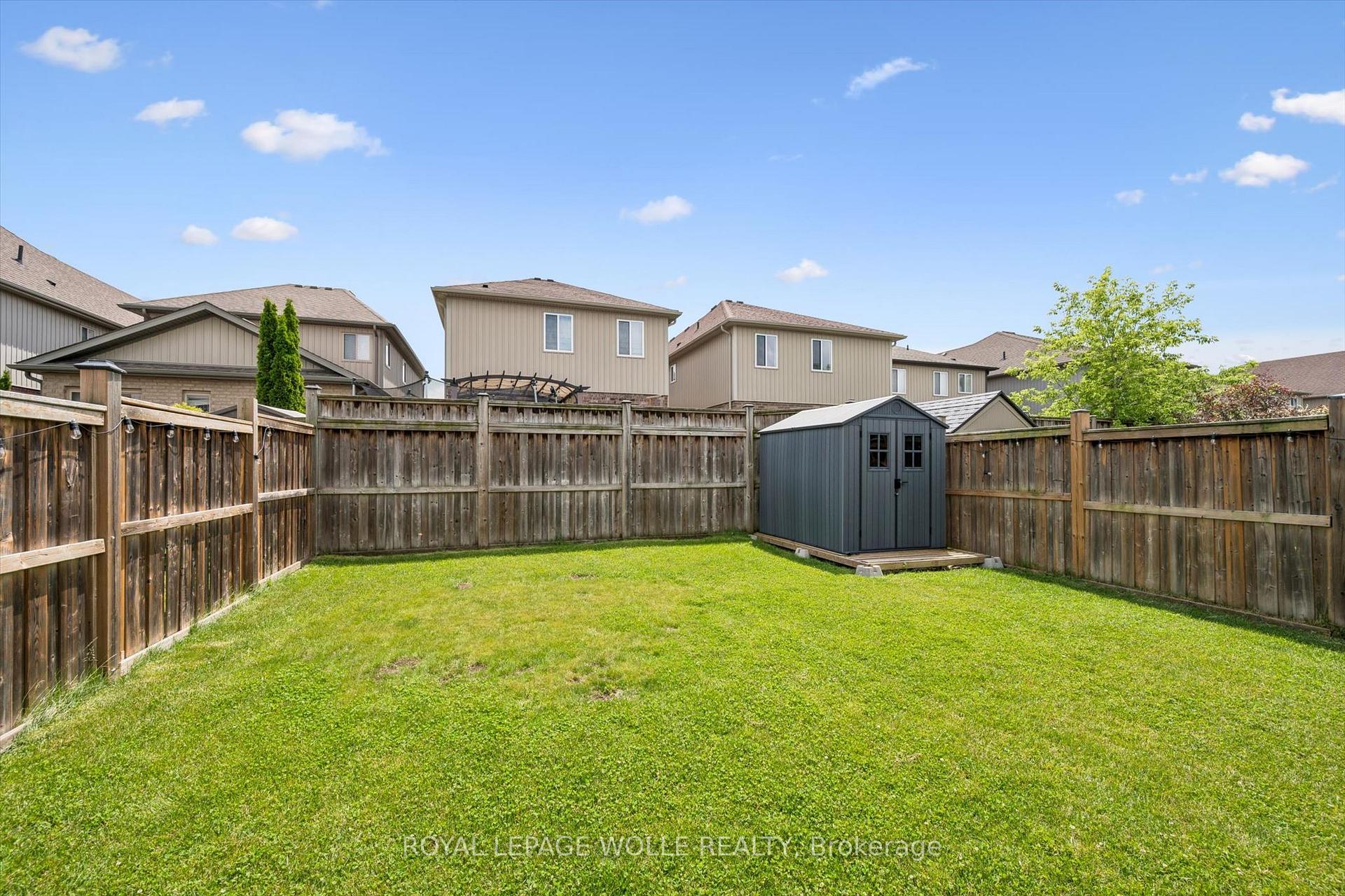 Photo 38 of 45 Captain Mccallum Drive, Wilmot, New Hamburg — HOMEH