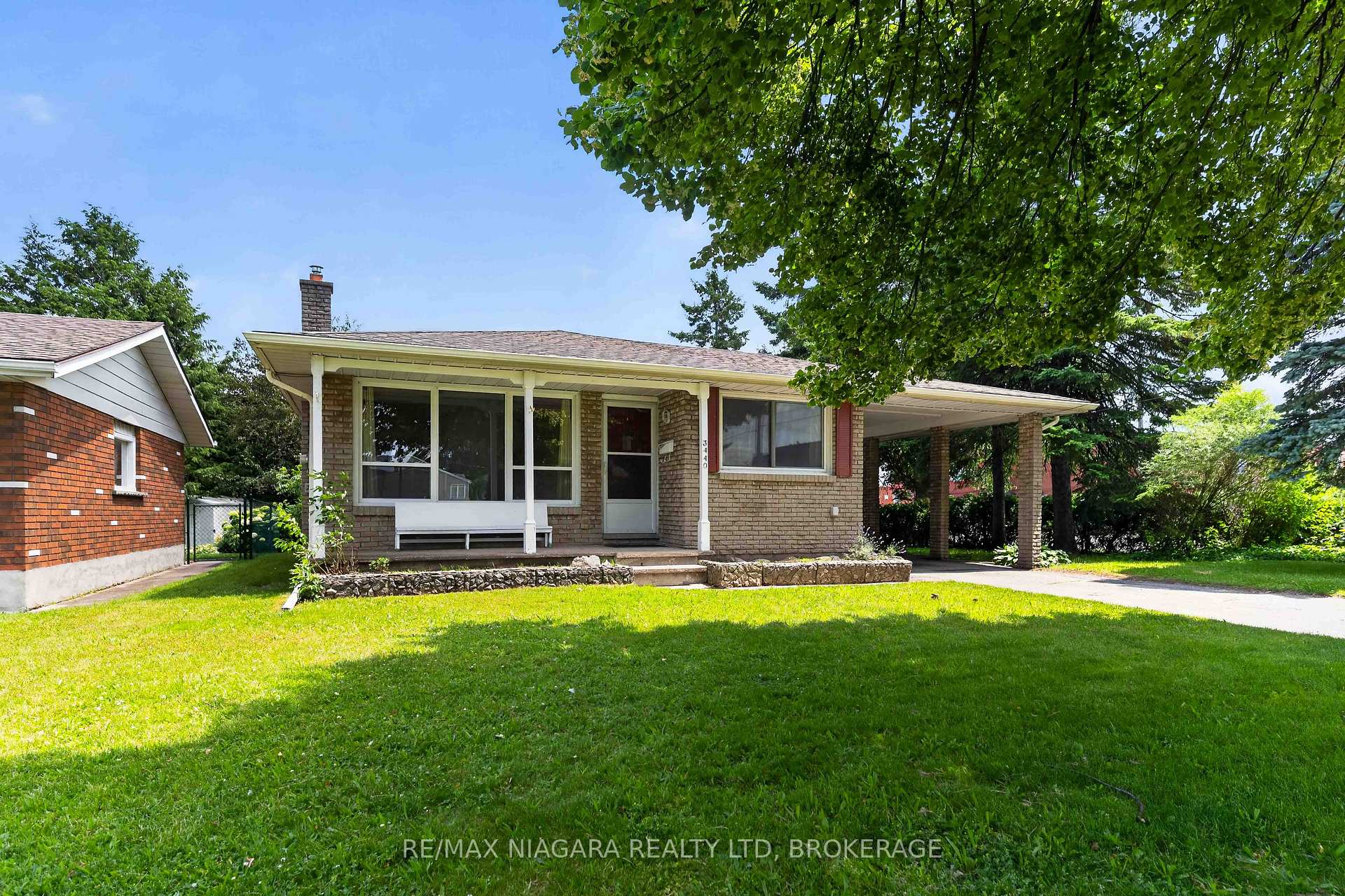 Photo 3 of 3440 St. Patrick Avenue, Niagara Falls, Stamford — HOMEH