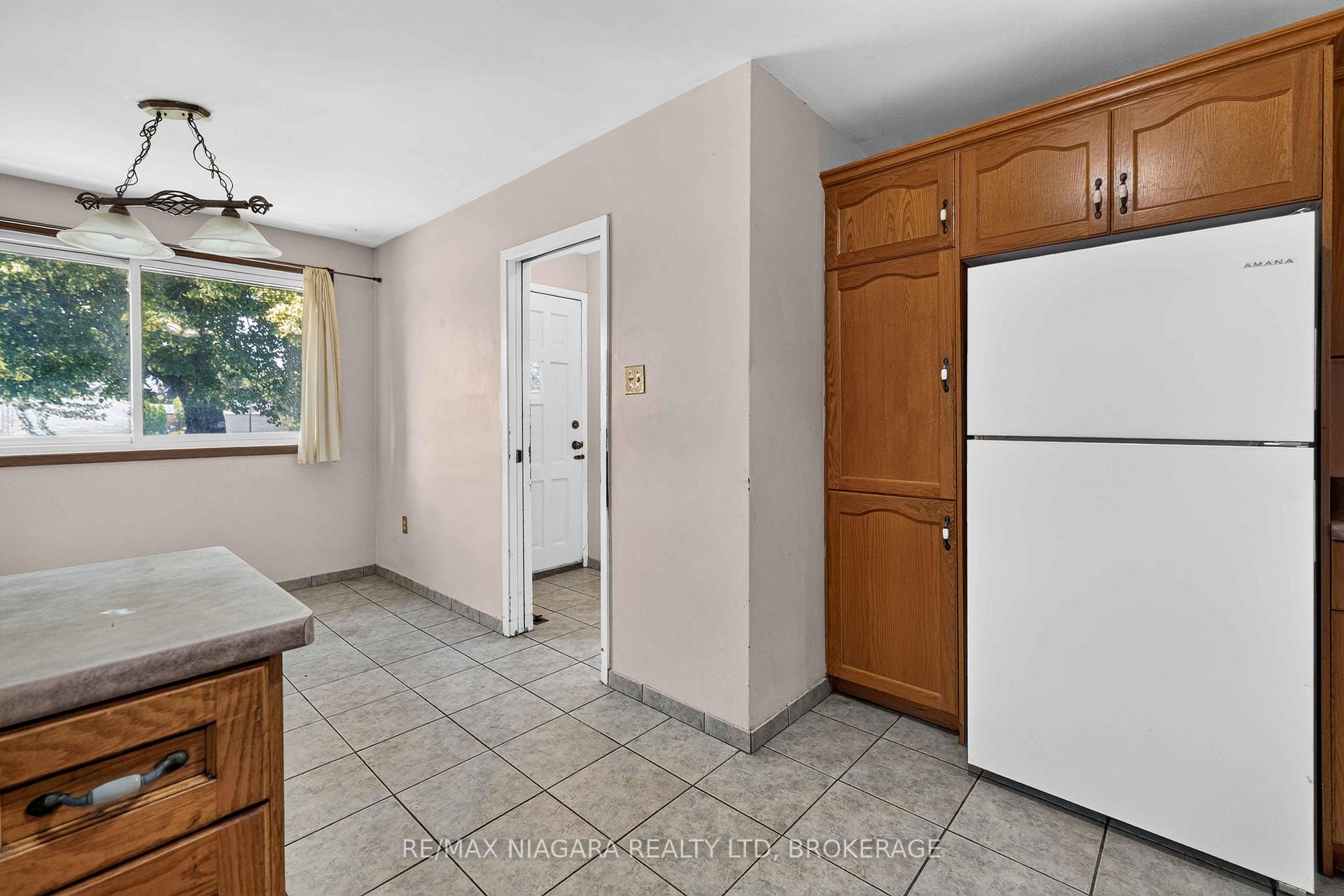 Photo 11 of 3440 St. Patrick Avenue, Niagara Falls, Stamford — HOMEH