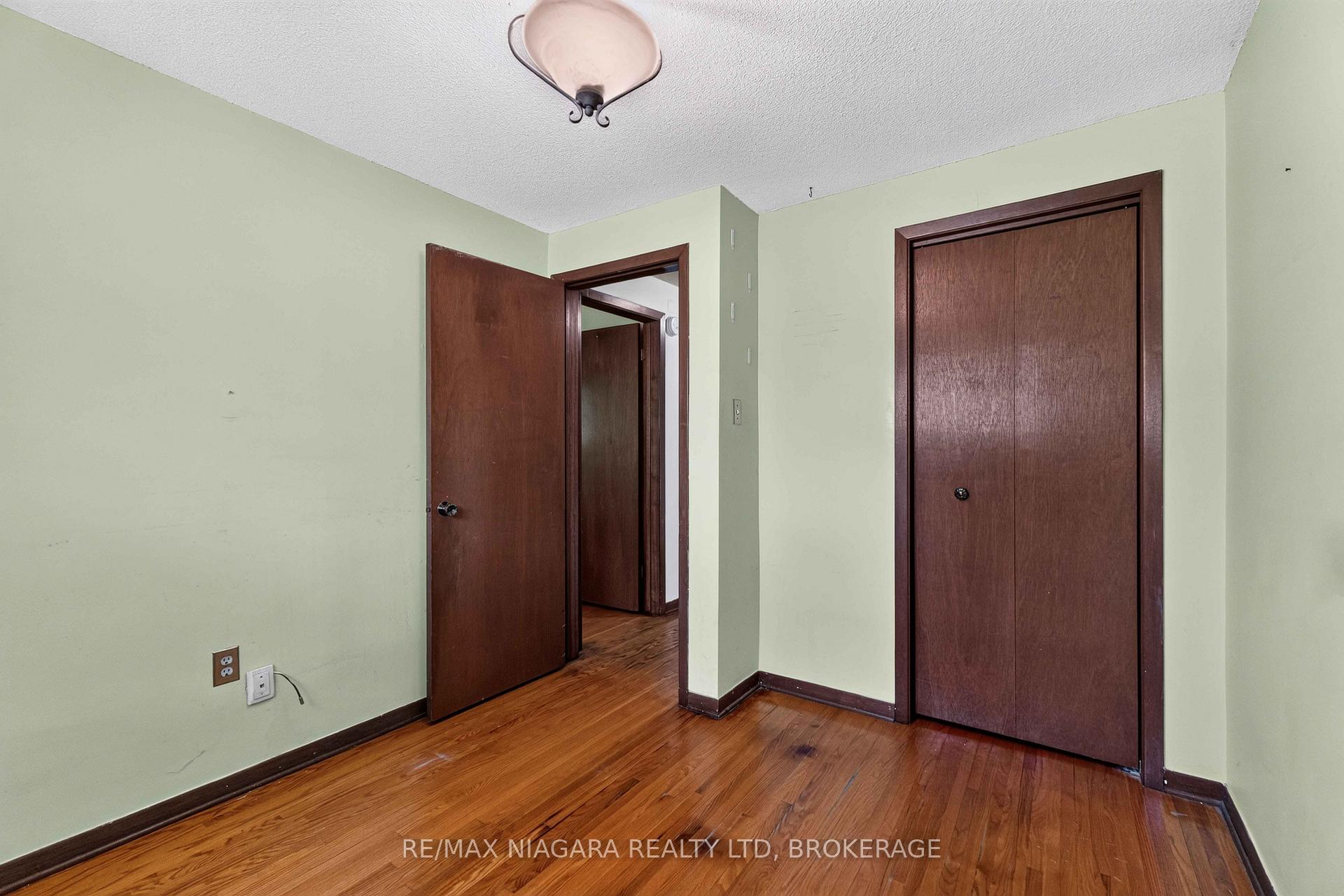 Photo 16 of 3440 St. Patrick Avenue, Niagara Falls, Stamford — HOMEH
