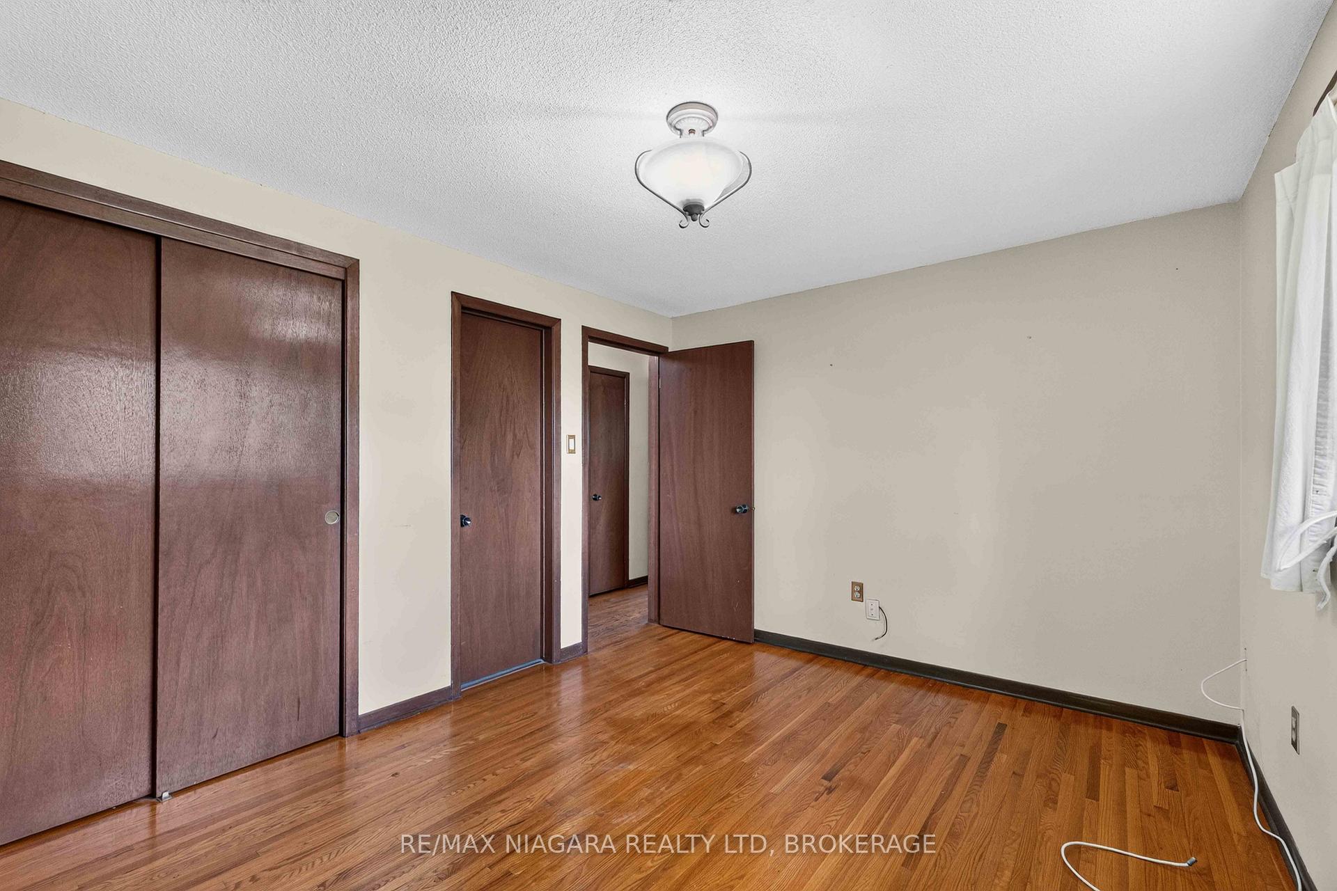 Photo 18 of 3440 St. Patrick Avenue, Niagara Falls, Stamford — HOMEH